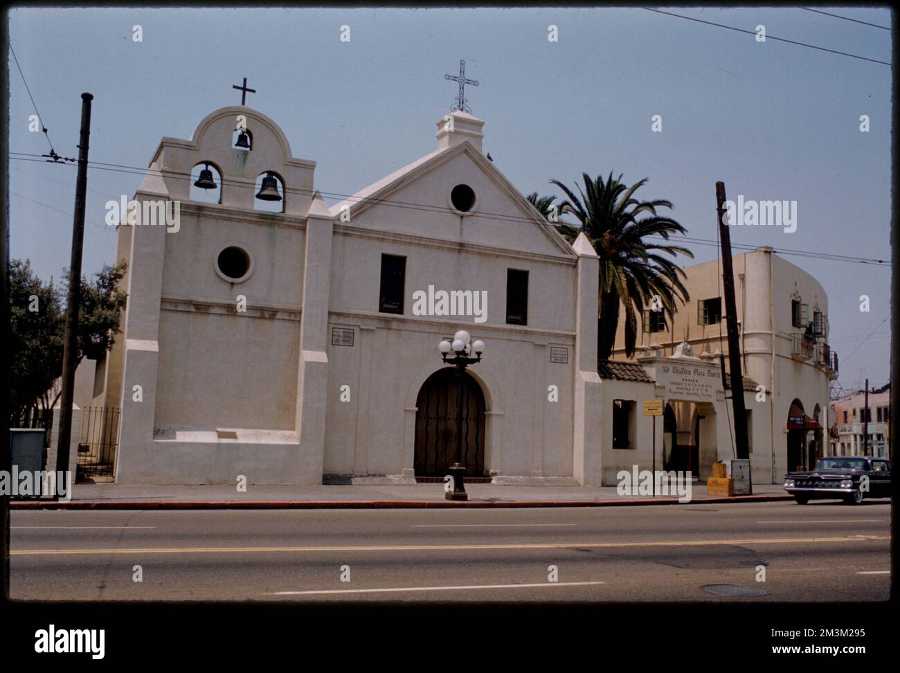 La Placita Church, Los Angeles , Mission churches, Plaza Church Los