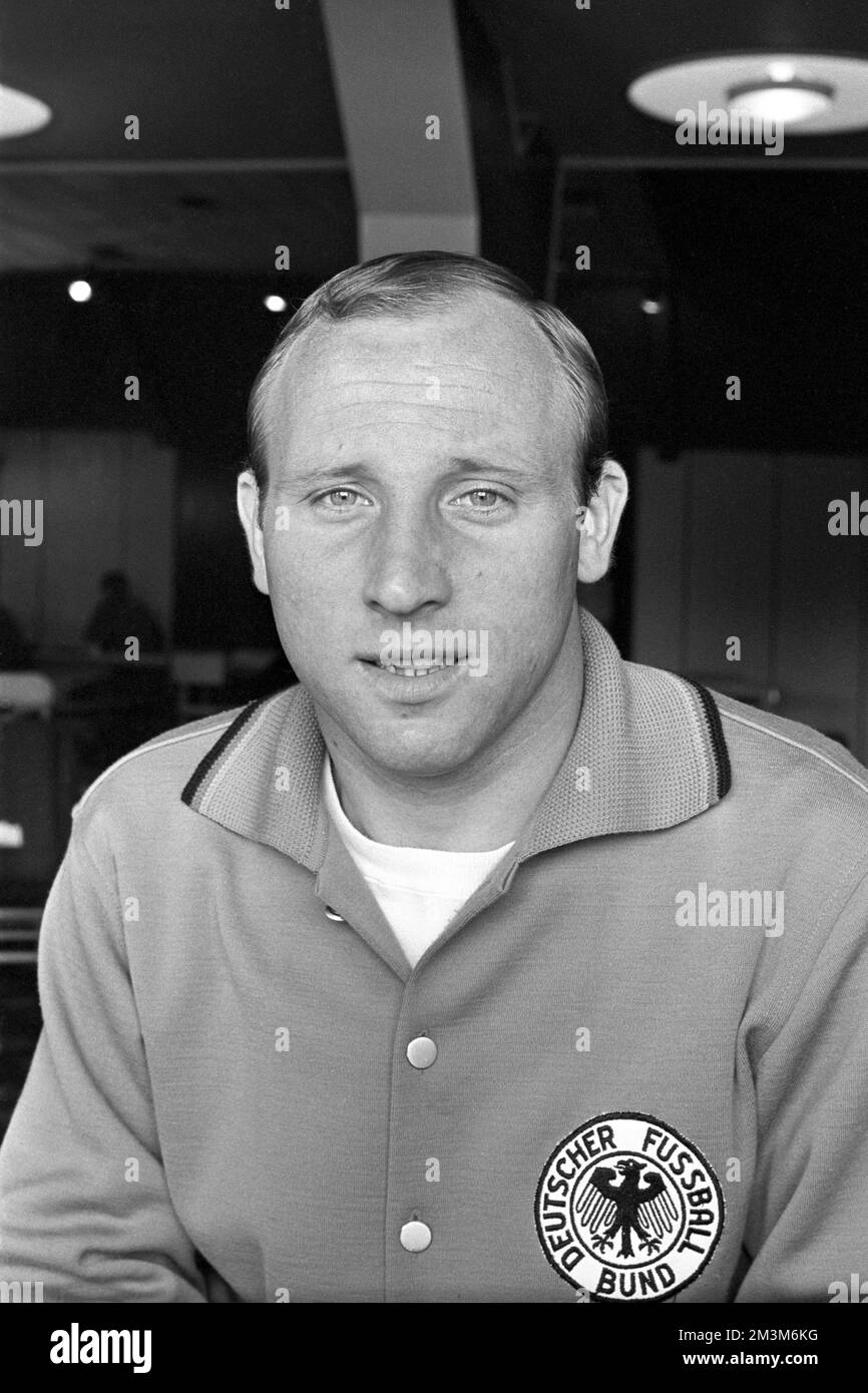 File photo dated 19-07-1966 of Uwe Seeler, West Germany. Forward Seeler was Germany captain when they lost to England in the 1966 World Cup Final. He scored at that finals and three others to become the first player to find the net at four World Cups. He ended his international career with 43 goals and spent his entire 20 years with Hamburg, scoring a 404 goals. He died at the age of 85. Issue date: Friday December 16, 2022. Stock Photo