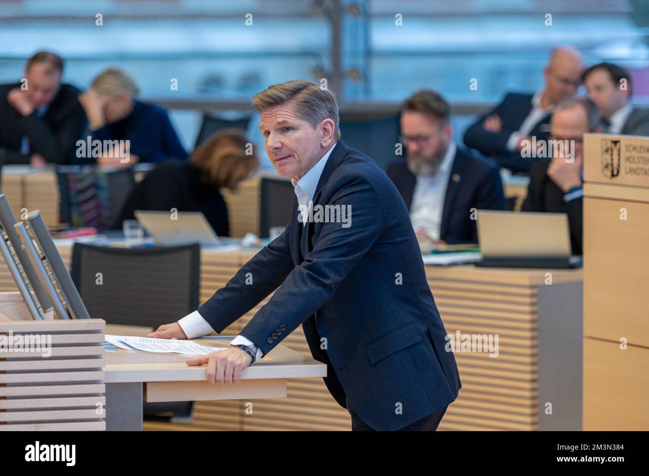Plenarsitzung im Landeshaus Kiel der Abgeordnete Heiner Garg von der FDP bei seiner Rede vor dem Plenum Stock Photo
