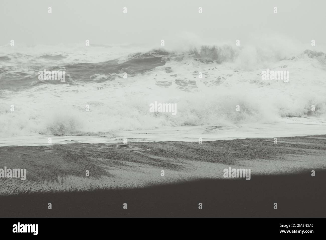 Stormy weather on sea hi-res stock photography and images - Alamy