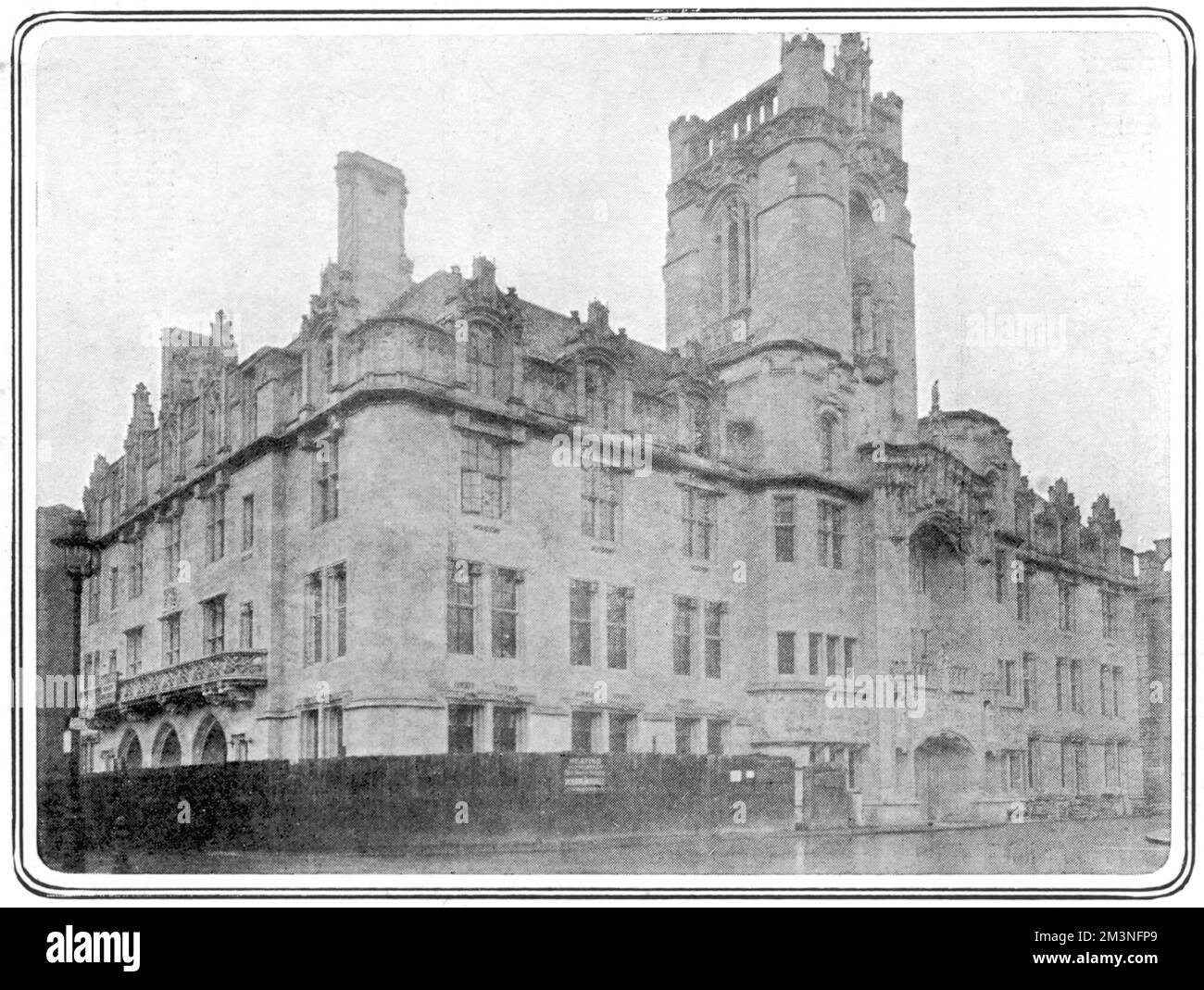 The Middlesex Guildhall on the south-west corner of Parliament Square in London. Built between 1906 and 1913, in 2007 it was closed for refurbishment for conversion into the site of the new Supreme Court of the United Kingdom.     Date: 1913 Stock Photo