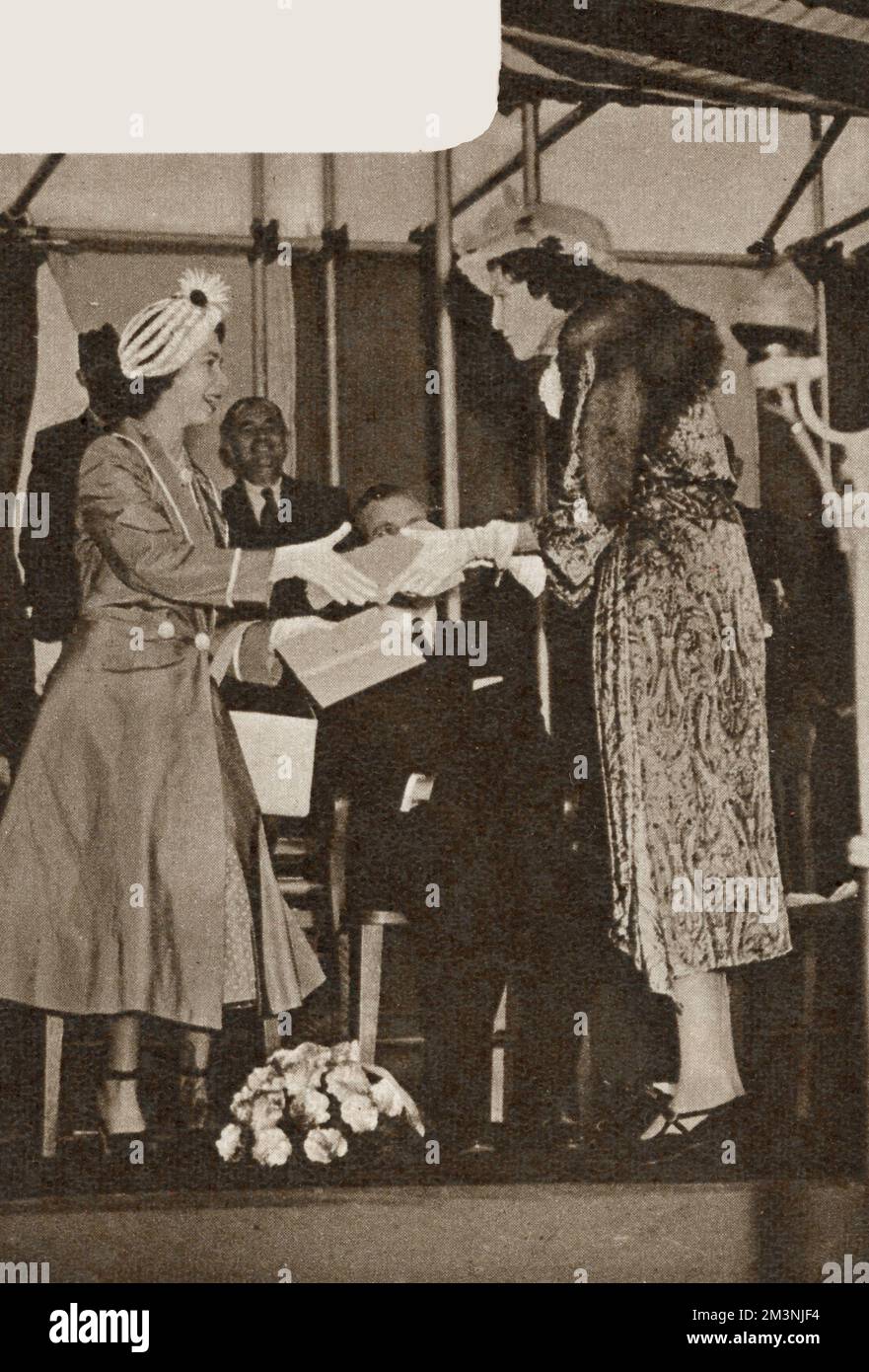 Princess Elizabeth accepting a casket from Winifred Duchess of Portland