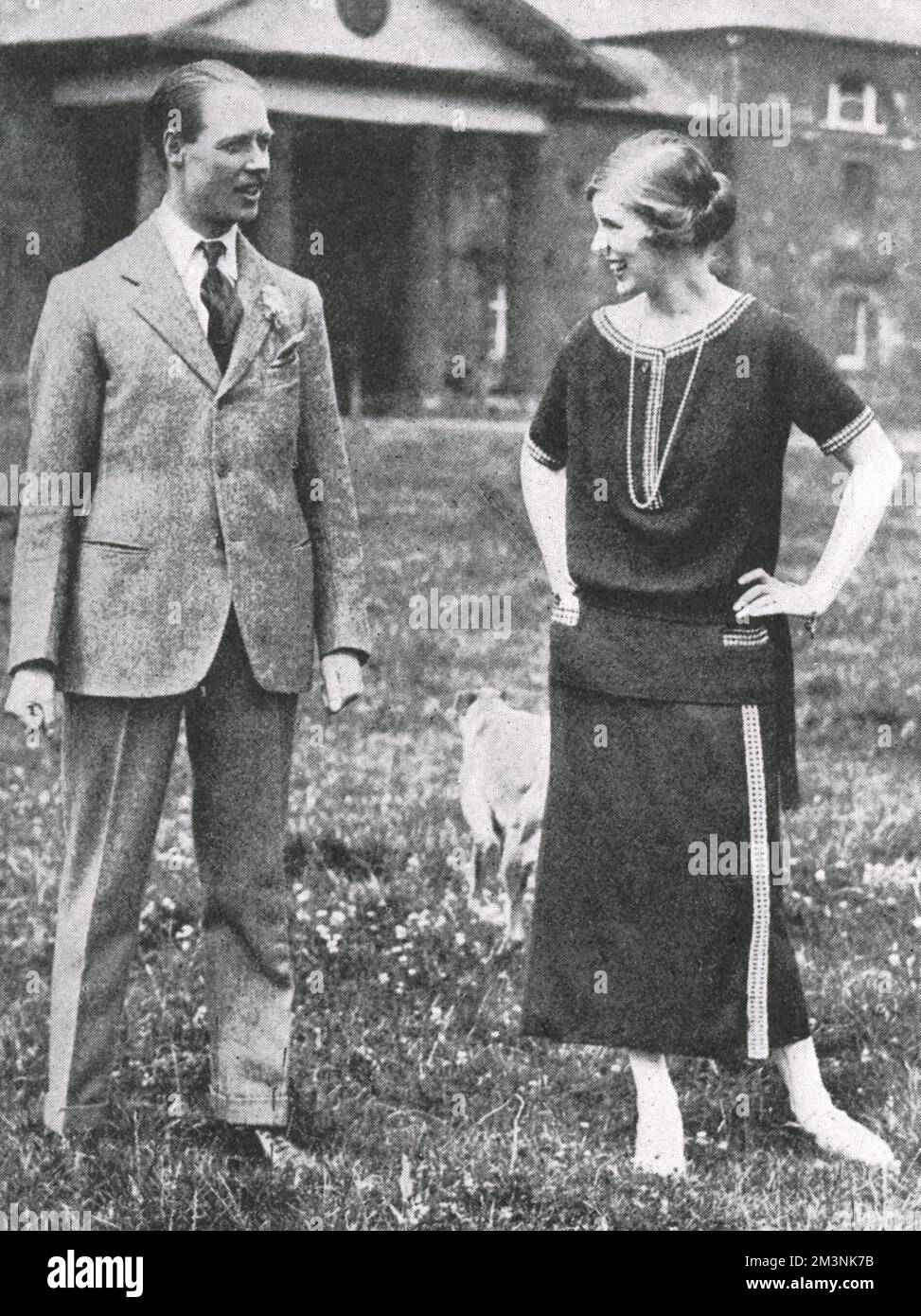 Albert Edward John Spencer, 7th Earl Spencer (23 May 1892  9 June 1975), known formally as The Hon Albert Spencer until 1910 and from then until 1922 as Viscount Althorp, and less formally as 'Jack' Spencer, pictured with his wife, Countess Spencer, formerly Cynthia Elinor Beatrix Hamilton, daughter of the 3rd Due of Abercorn. They were the paternal grandparents of Diana, Princess of Wales and great grandparents of Prince William of Wales  Picture on the occasion of the visit of the American Bar Association to Sulgrave Manor, Northamptonshire, the home of the Washington family.     Date: 1924 Stock Photo