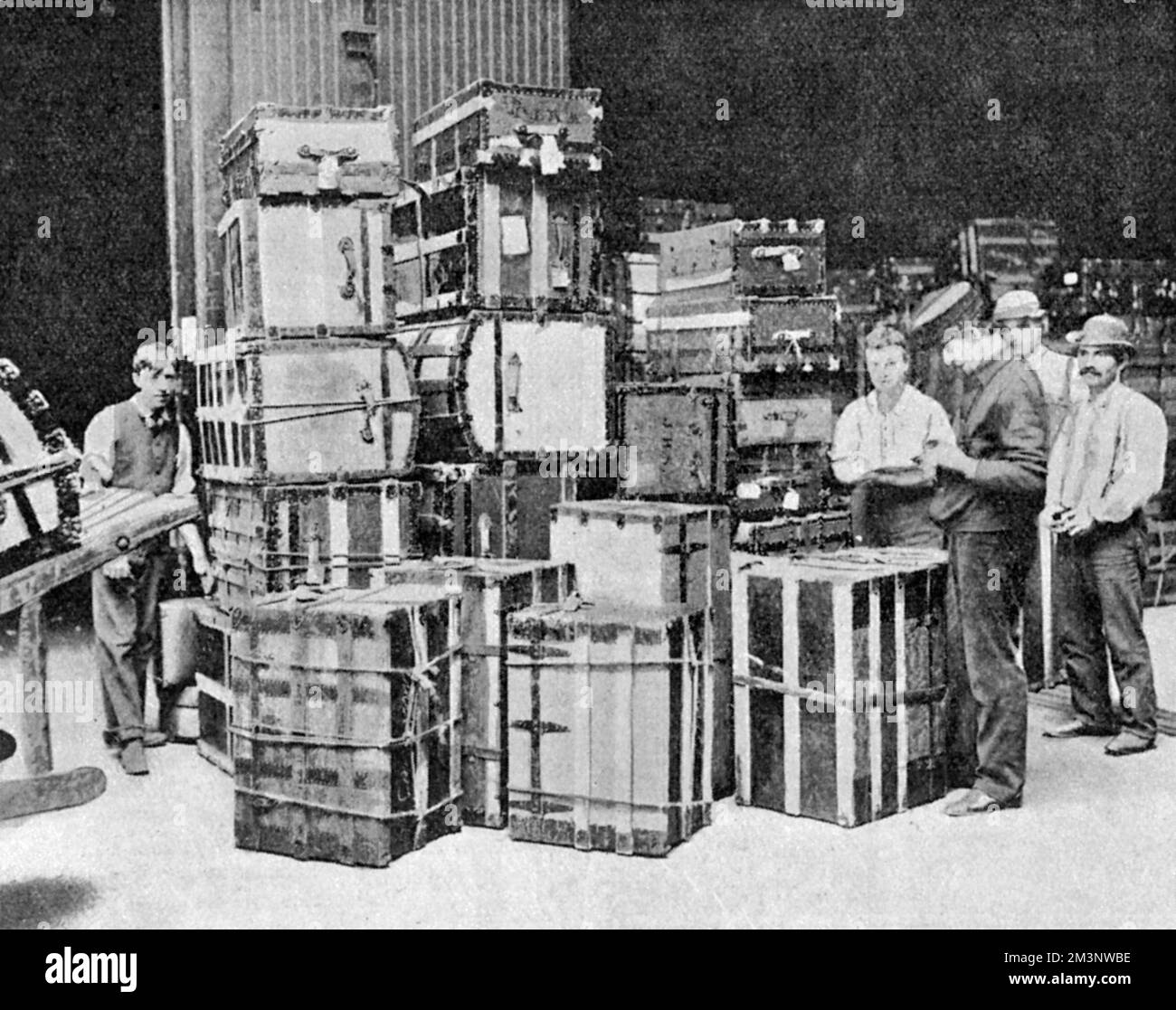 A huge stack of trunks, portmanteaux, dress baskets and suitcases representing the substantial trousseau of Miss Mary (May) Goelet, American heiress, who married Henry Innes-Kerr, 8th Duke of Roxburghe in 1903, becoming Duchess of Roxburghe and bringing with her a dowry of some $20 million.       Date: 1903 Stock Photo