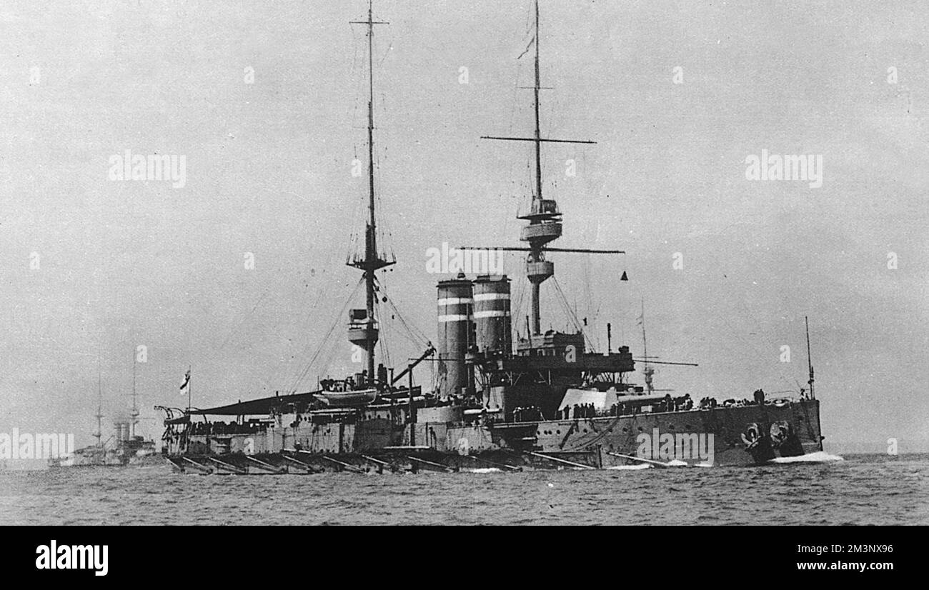 Launched by King Edward VII in 1903, the Royal Navy battleship was one of eight in her own class of which she was the lead ship. Following the outbreak of World War One, the King Edward served on the Northern Patrol. In January 1916 she struck a mine while on the way to Belfast for a refit, and sank.     Date: 1914 Stock Photo
