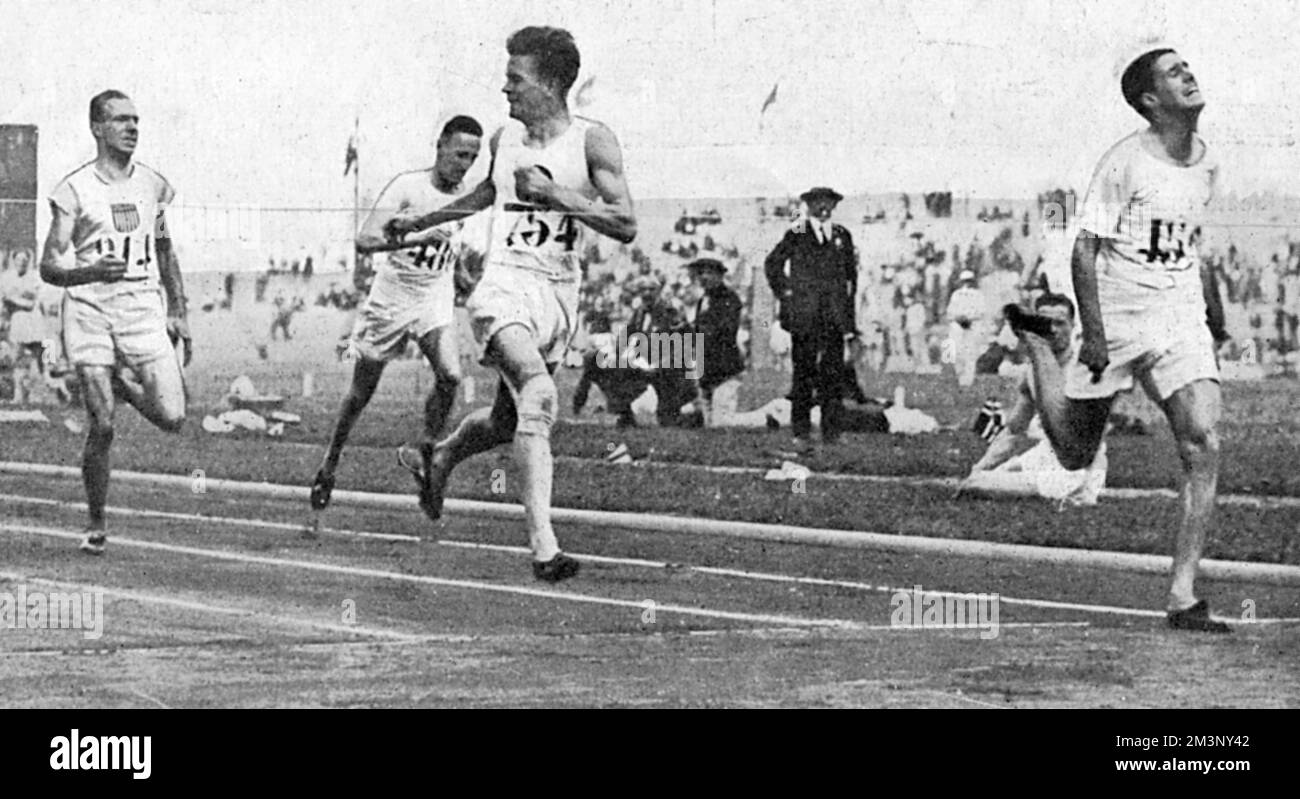 Douglas Gordon Arthur Lowe (7 August 1902  30 March 1981) was a British double Olympic Games champion, winning gold medals in 1924 and 1928. On both occasions he set British 800-metres records of 1:52.4 and 1:51.8 respectively.  Shown here at the 1924 Paris Olympic Games crossing the finish line.         Date: 1924 Stock Photo