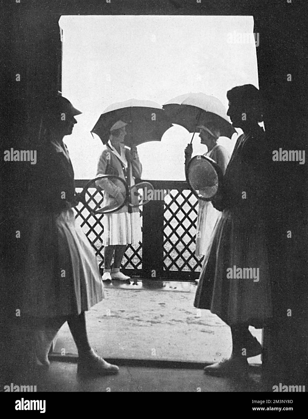A shower during a tennis match, 1932 Stock Photo Alamy