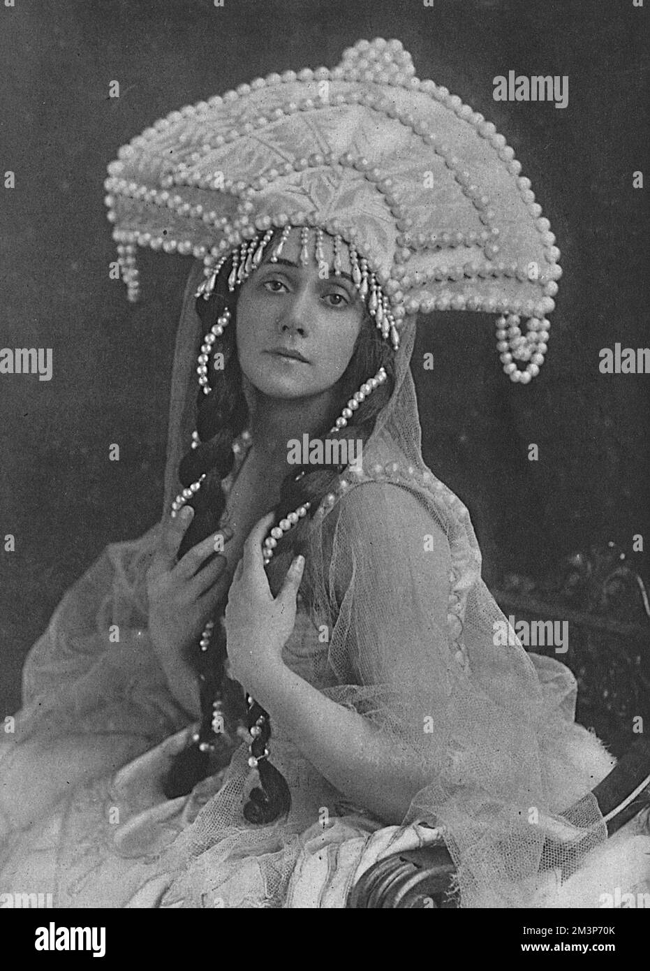 Tamara Karsavina (1885-1978), Russian ballet dancer, who, in 1919, at the time of this photograph, had been performing with the Russian Ballet at the Alhambra Theatre in London.       Date: 1919 Stock Photo