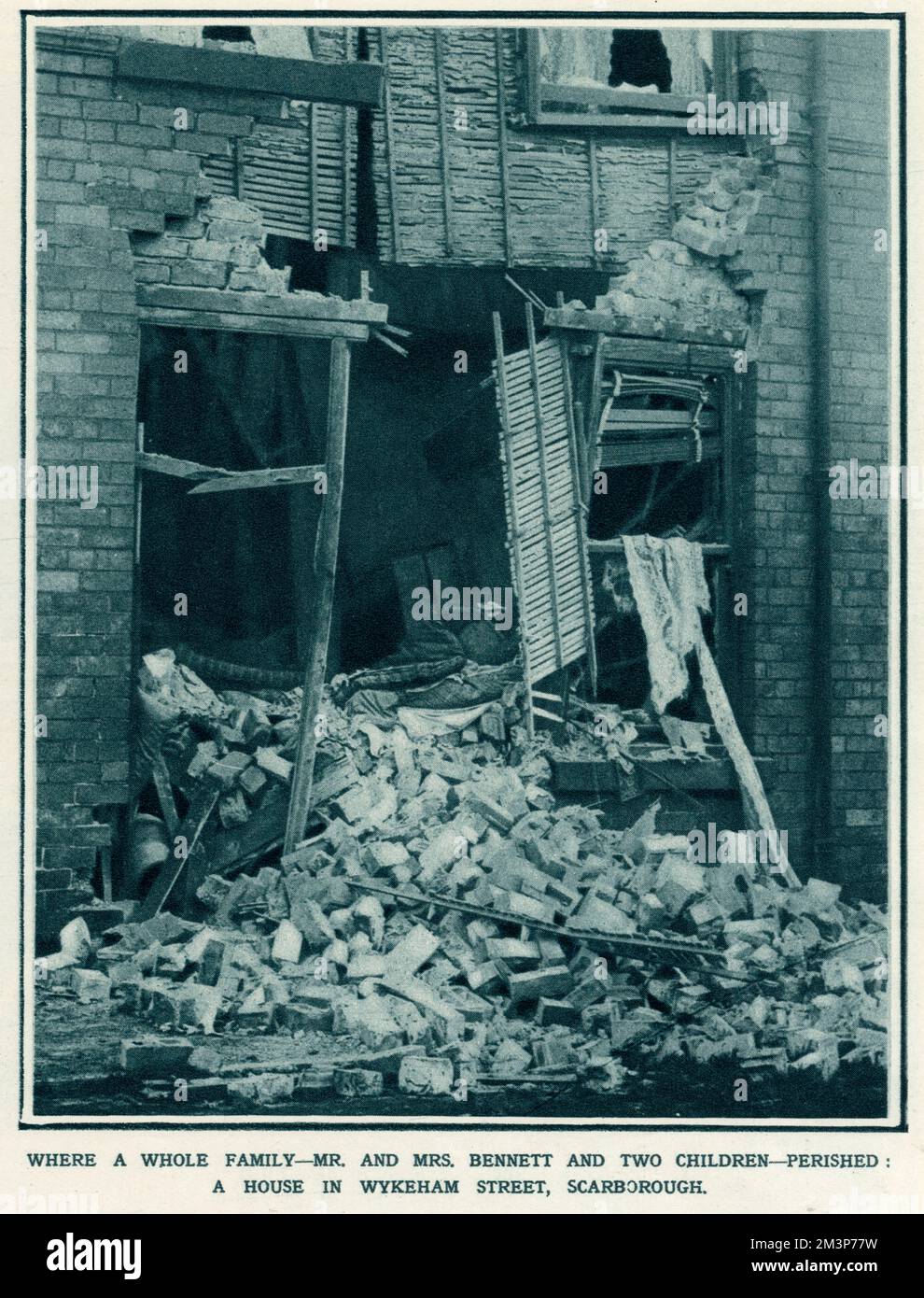 On 16th December 1914, Scarborough was attacked by the Imperial German Navy, showing a ruined house in Wykeham Street, Scarborough, which killed Mr and Mrs Barrett and their two children perished.  1914 Stock Photo