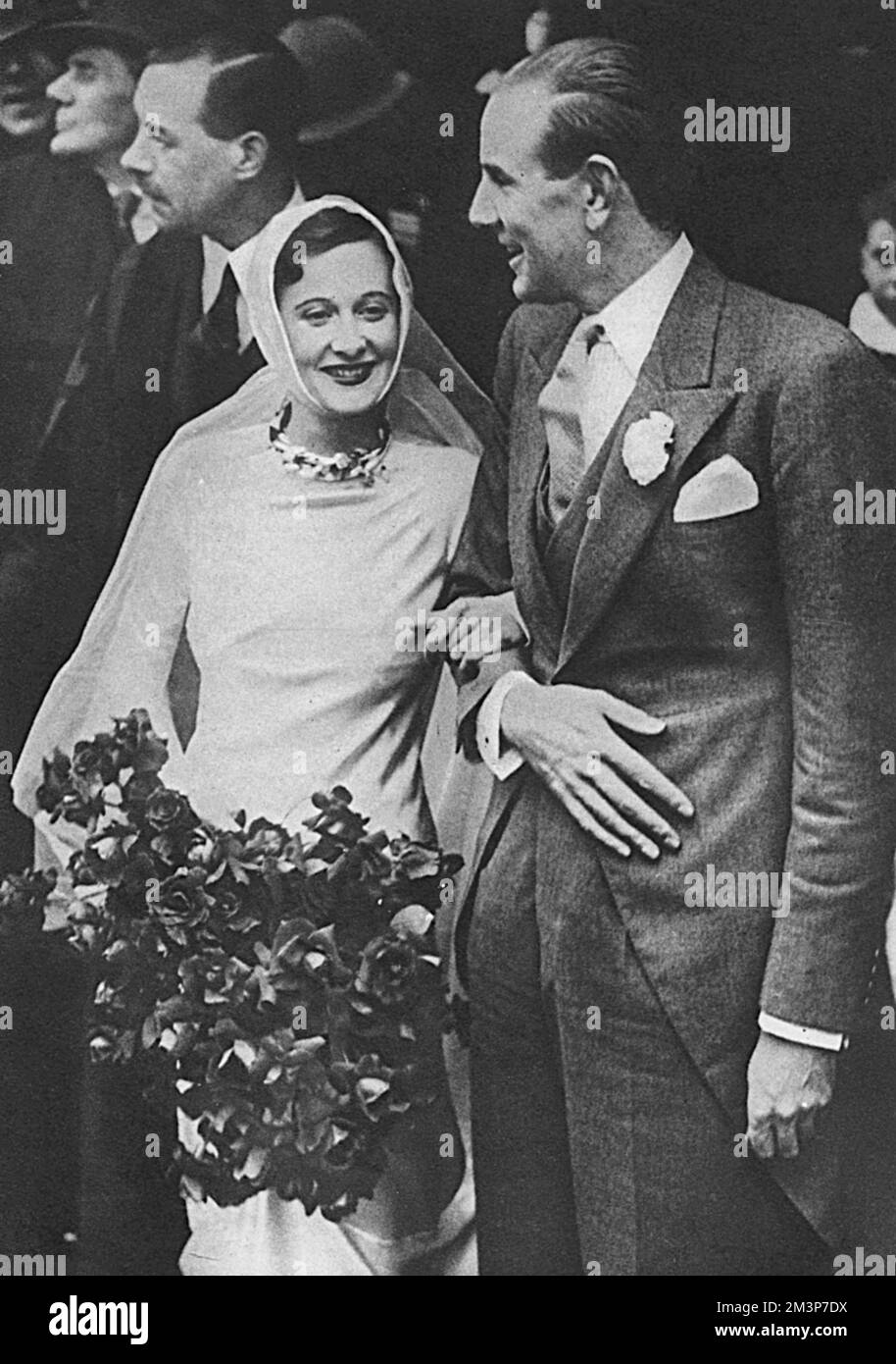 hambro hi-res stock photography and images - Alamy, image size:914x1390