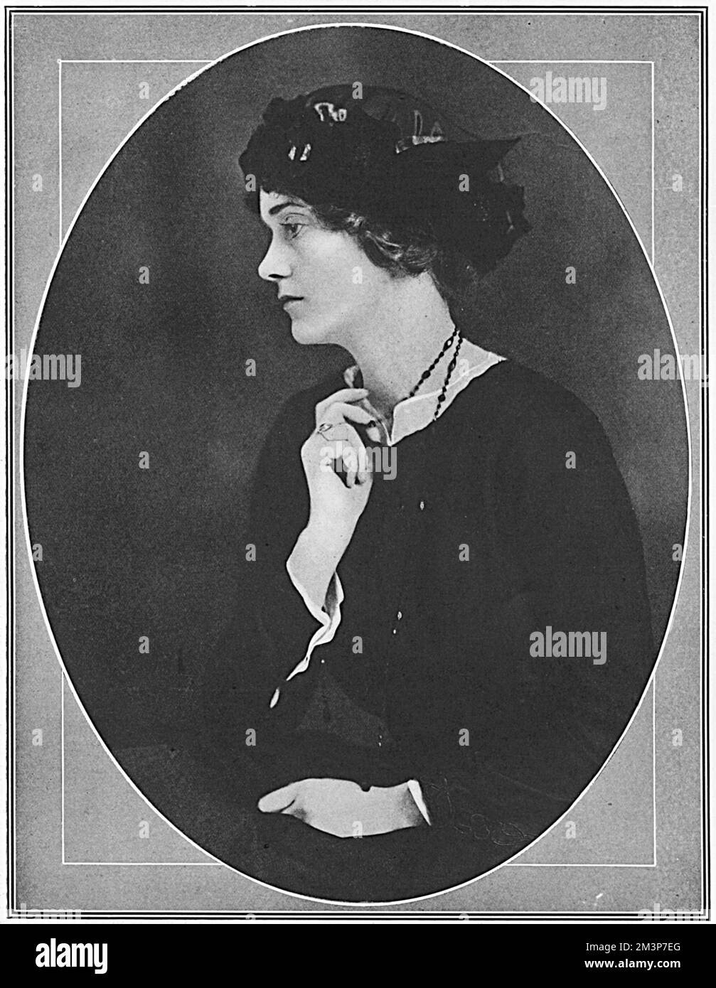 Lady Cynthia Asquith (1887-1960 nee Charteris), daughter of Lord Wemyss, author and notable survivor of the Titanic. Wife of Herbert Asquith, second son of the Prime Minister.  Pictured in The Tatler during the First World War - the magazine comments that she 'has done a great deal of good work for the benefit of both our own and our allies' fighting men.'  Her brother-in-law Raymond Asquith was killed in action later that year and Cynthia had already lost her brother, Lord Elcho.         Date: 1916 Stock Photo
