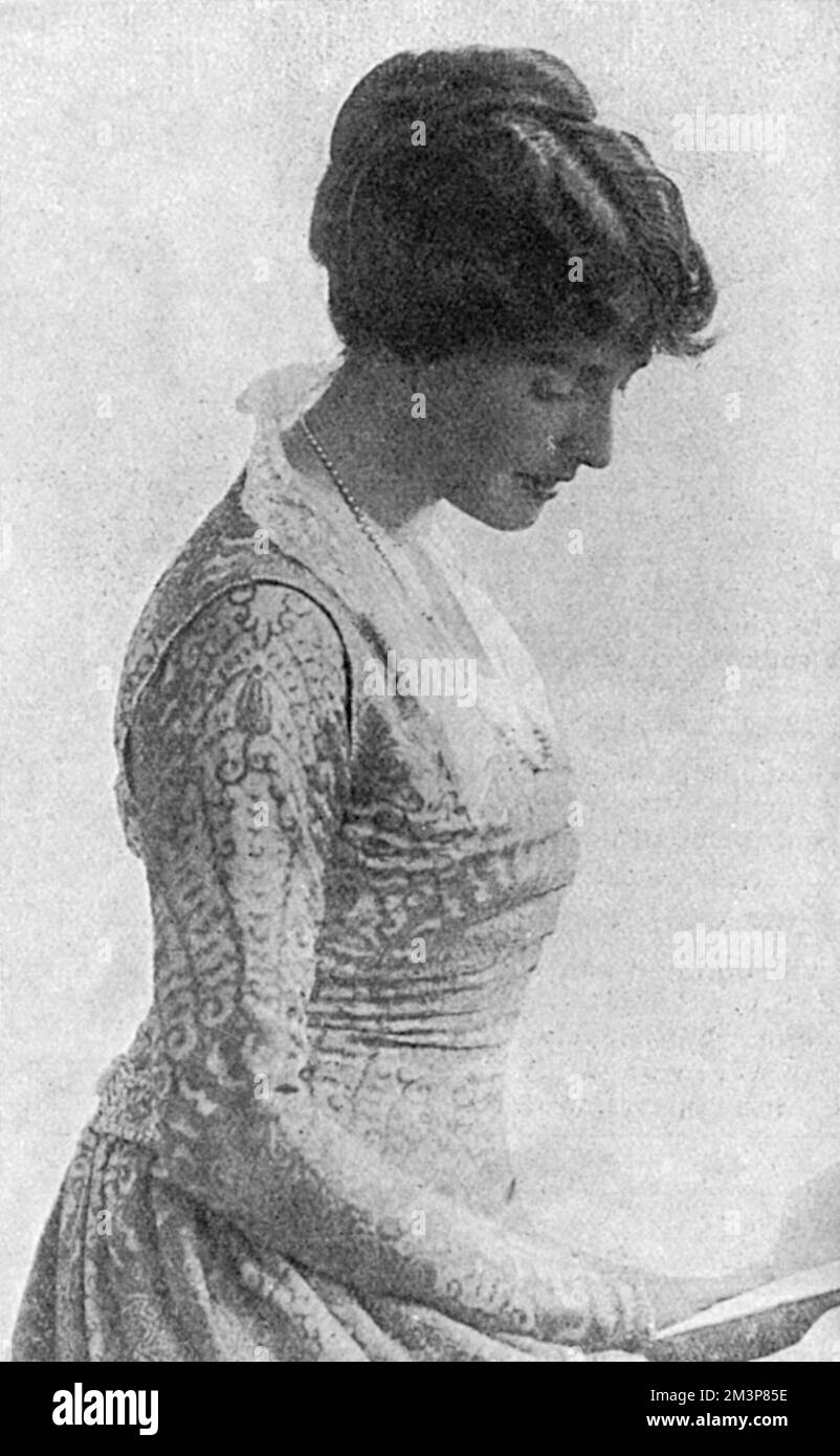 Viscountess Charlemont, formerly Evelyn Fanny Charlotte Hull, daughter of Edmund Charles Pendleton Hull.  She married James Edward Geale Caulfeild, 8th Viscount Charlemont, son of Hon. Marcus Piers Francis Caulfeild and Louisa Gwyn Williams, on 26 November 1914 (they were divorced in April 1940). She died on 14 October 1940, killed by enemy action.  Pictured in The Sketch at the time she was working twelve hour shifts in a munitions factory, one of a number of society ladies who did so during the Great War.     Date: 1915 Stock Photo