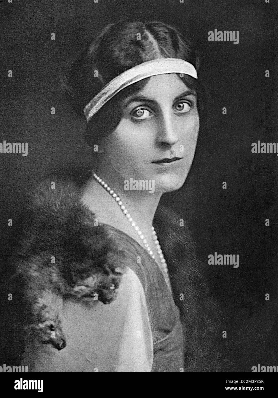 Viscountess Maidstone, formerly Miss Margaretta Drexel, daughter of the American millionaire financier, philanthropist and sportsman, Anthony Drexel. Margaretta married Guy Finch Hatton, 14th Earl of Winchilsea and Nottingham in 1910. Her brother-in-law was Denys Finch Hatton, the African big game hunter and adventurer featured in Isak Dinesen's (Karen Blizen's pseudonym) Out of Africa.     Date: 1917 Stock Photo