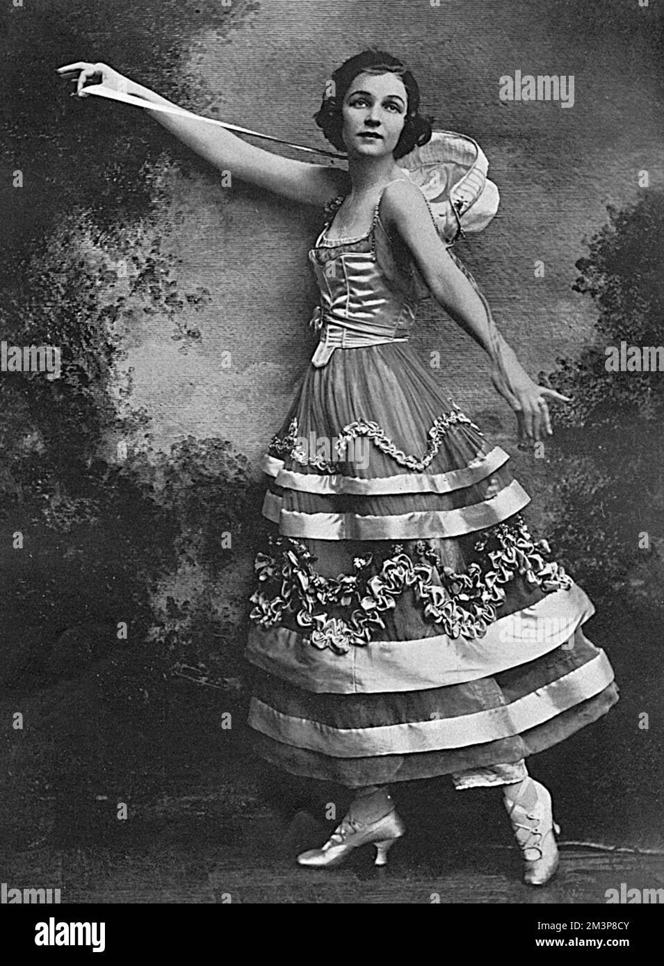 IRENE CASTLE (nee FOOTE) Dancer, with her husband Vernon Castle known as 'America's Dancing Sweethearts'.  The pair were incredibly successful and their earnings were high.  And as a leader of fashion, Irene lent her name to a variety of hats, lace, dresses and toiletries bearing her name.  Pictured at the time her husband had joined the Royal Flying Corps, and the couple were taking London by storm after their performance in the famous Serbian Relief Fund matinee.     Date: 1916 Stock Photo
