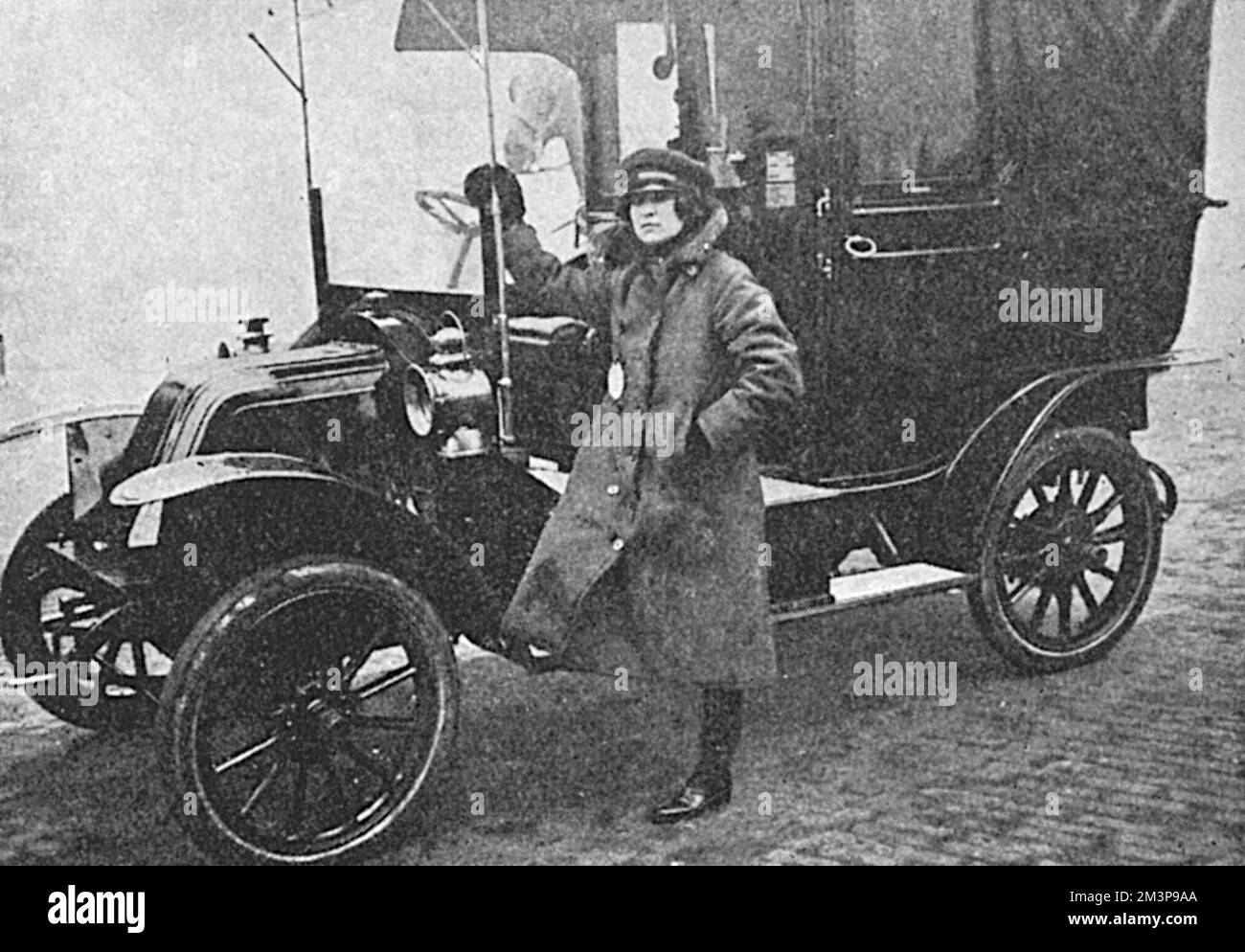 Miss Susan Dudley Ryder, who had the distinction of being London's first female taxi driver, aving passed all the driving tests.  She was a cousin of Lord Harrowby and a sister of Mrs Gavin, the champion lady golfer.       Date: 1917 Stock Photo