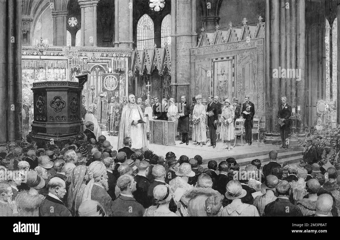Cathedral service with George V, Queen Mary and royal family. The Nation gives thanks for the recovery of the King. The Dean of Westminster pronouncing the words: God Save the King, God Save the Realm, God Give us Thankful Hearts, from the steps of the Presbytery in Westminster Abbey, on Sunday morning, 7 July 1929.      Date: 1929 Stock Photo