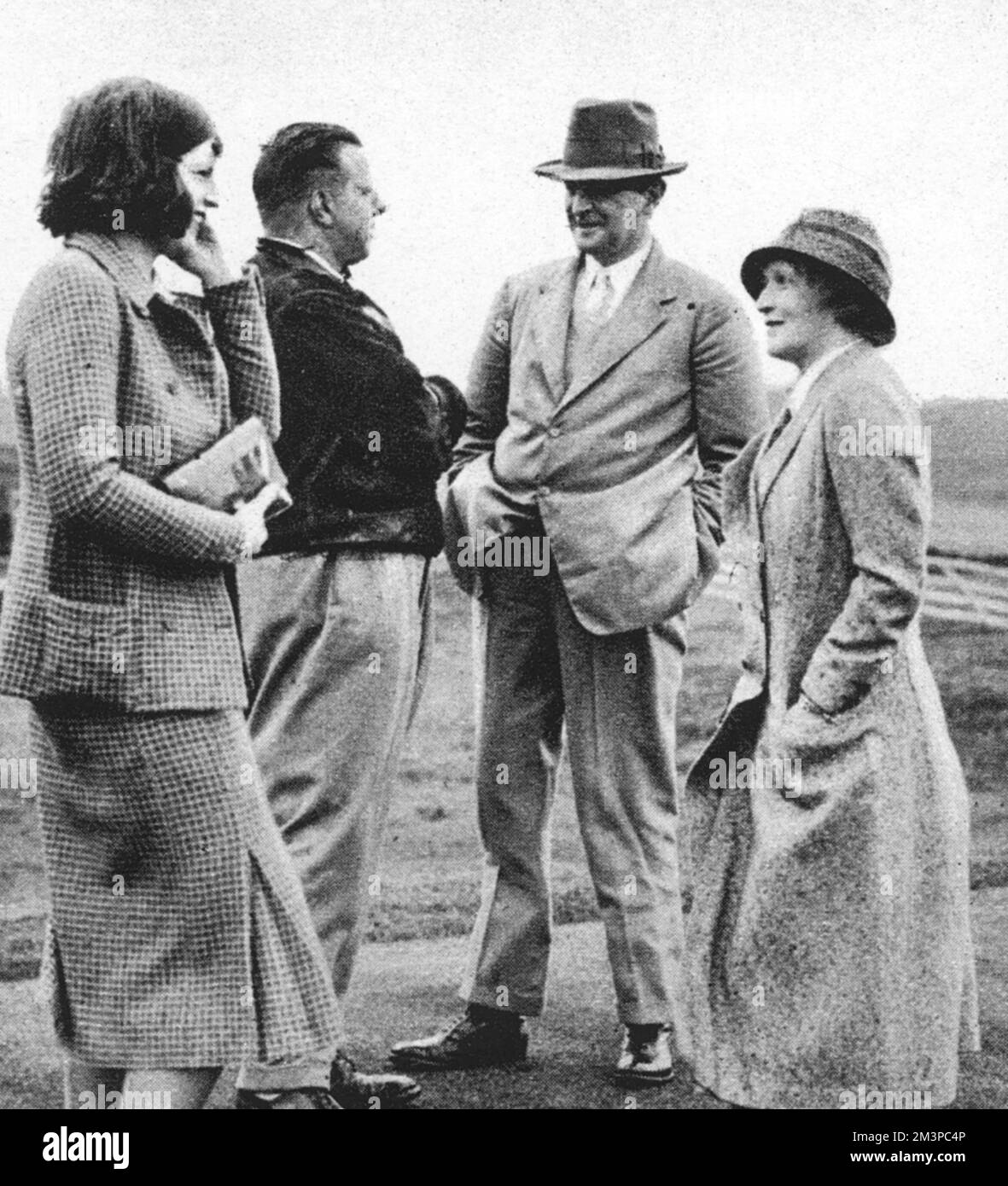 Lady Allington, Lord Tennyson, Lord Lothian and Lady Astor at White's Golf Tournament, played at Prince's, Sandwich.      Date: 1932 Stock Photo