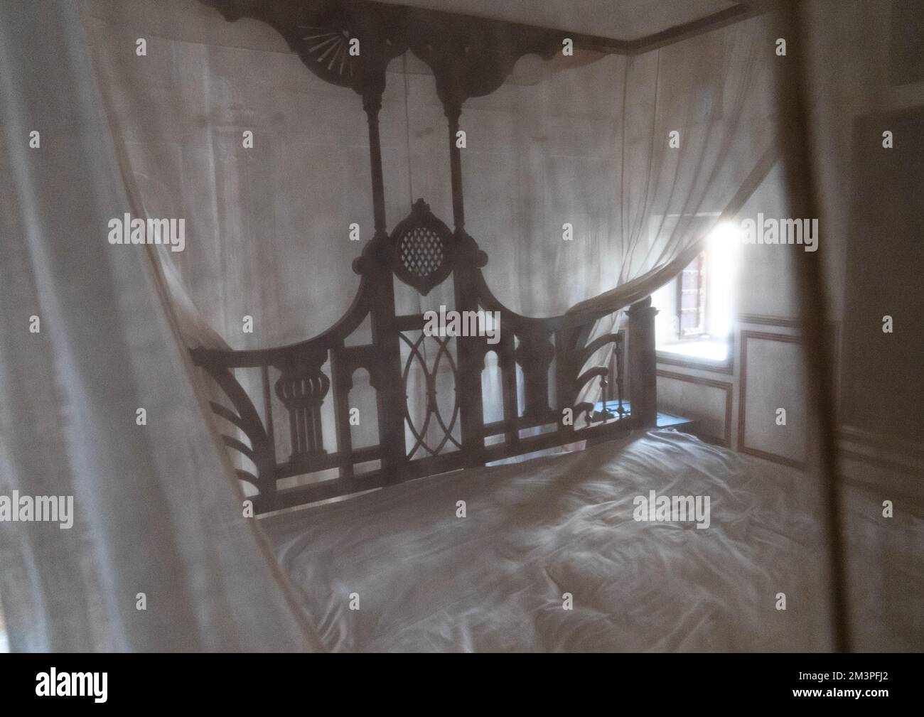 Traditional bed inside a haveli, Rajasthan, Nawalgarh, India Stock