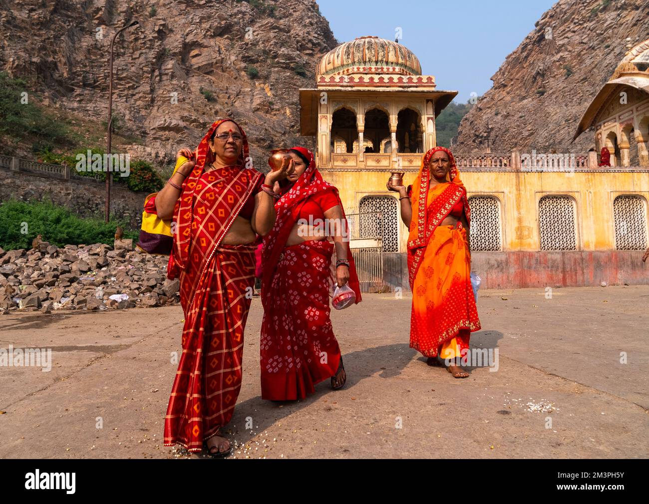 Rajasthani women in Galtaji temple aka monkey temple, Rajasthan, Jaipur ...