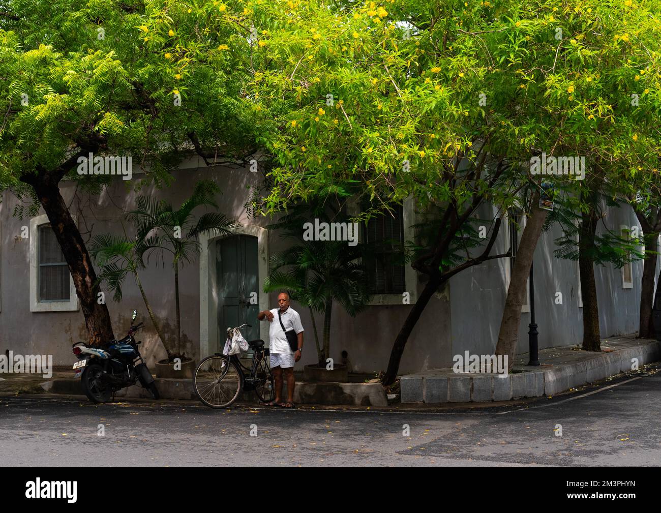 indian-man-with-bicycle-in-the-french-quarter-pondicherry-puducherry