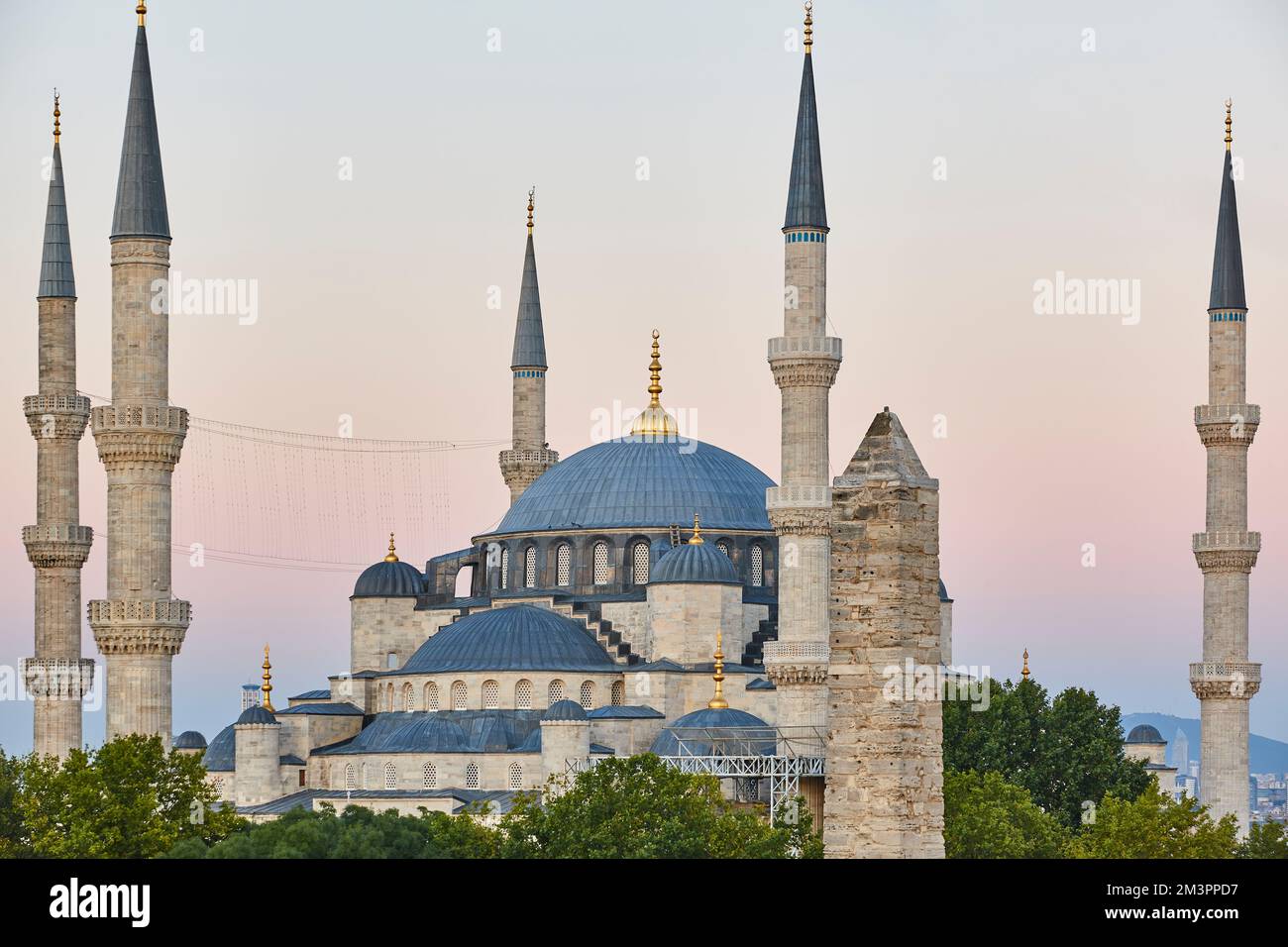 Blue mosque at sunset in Istanbul city center. Sultanahamet, Turkey ...