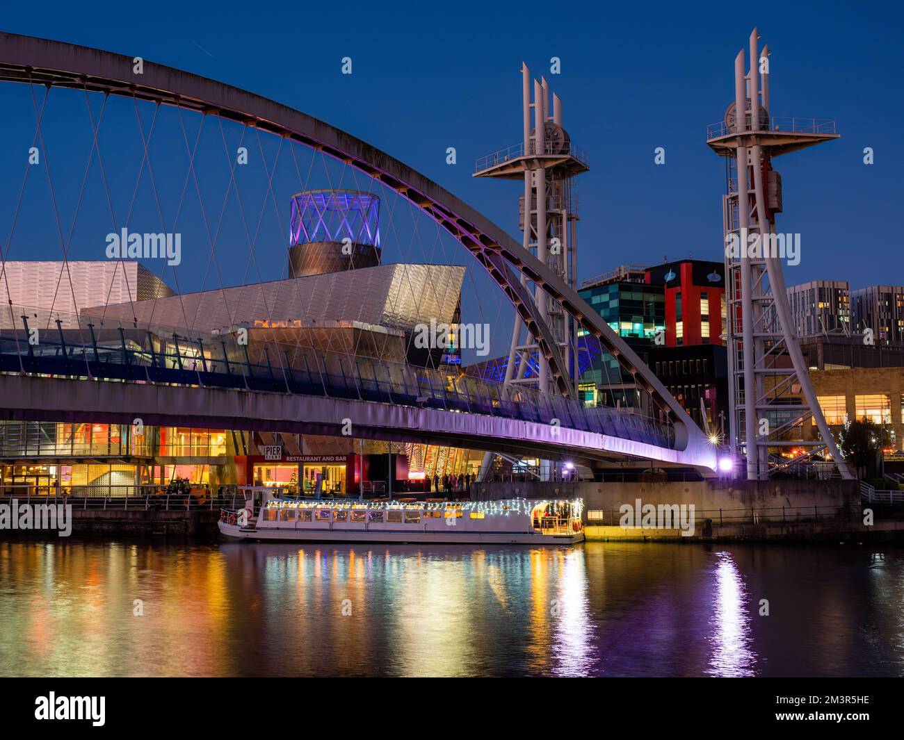 salford-quays-manchester-uk-2022-night-time-view-of-salford-quays-with