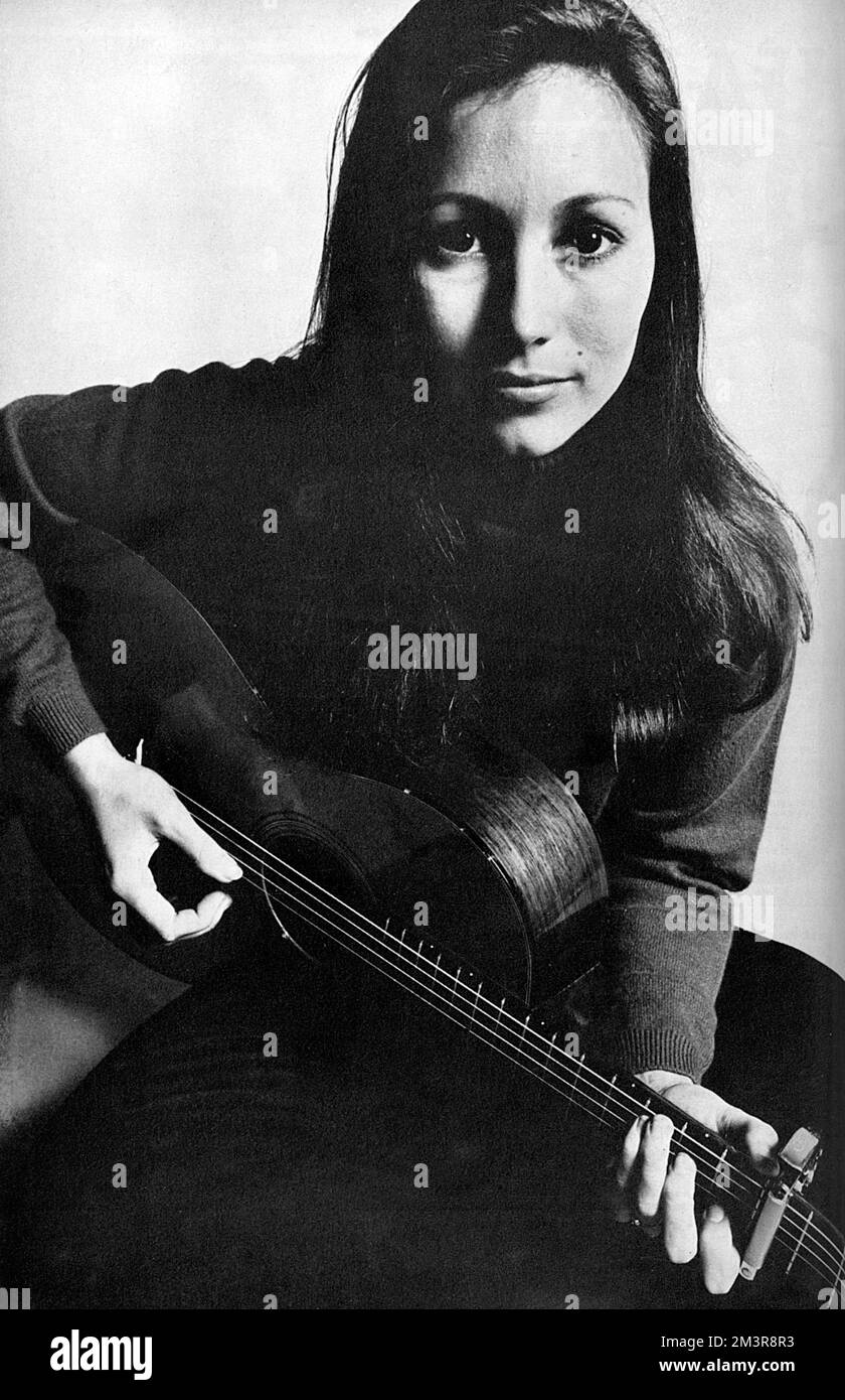 Julie Ann Felix (born 14 June 1938, Santa Barbara, California), American born, British-based folk recording artist who achieved success in the late 1960s and early 1970s.  Pictured in London Life magazine in 1965 at a time when she was performing at Fairfield Hall in Croydon and recording shows for the BBC.      Date: 1965 Stock Photo