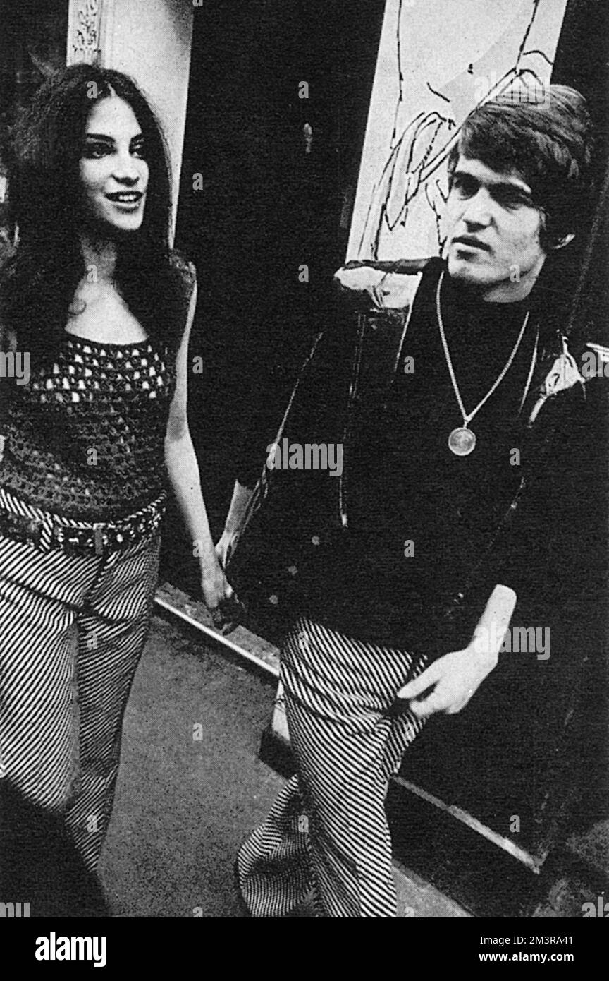 Carnaby street shoppers, 1966 Stock Photo