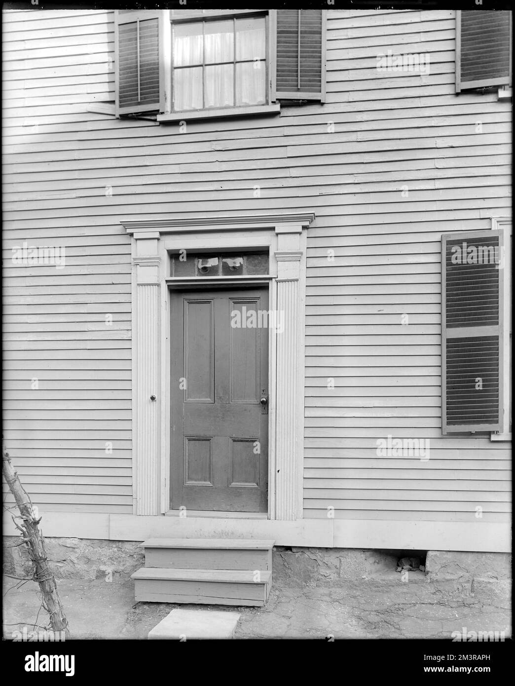 Salem, 12 Norman Street, exterior detail, rear door, Mansfield house
