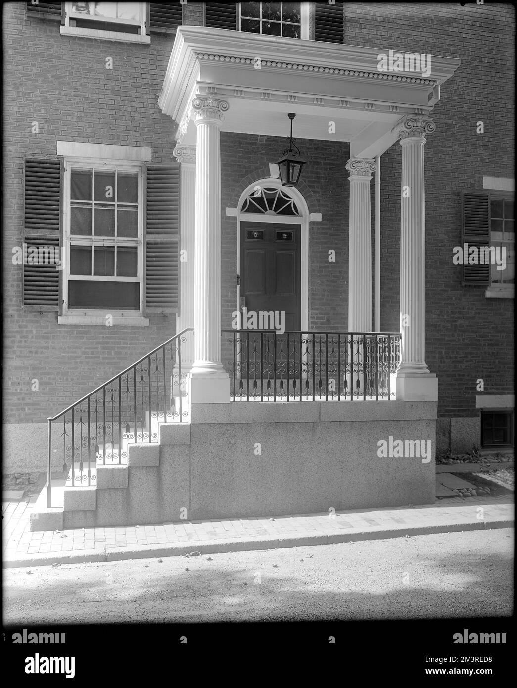 Salem, 26 Chestnut Street, exterior detail, door, carriage entrance