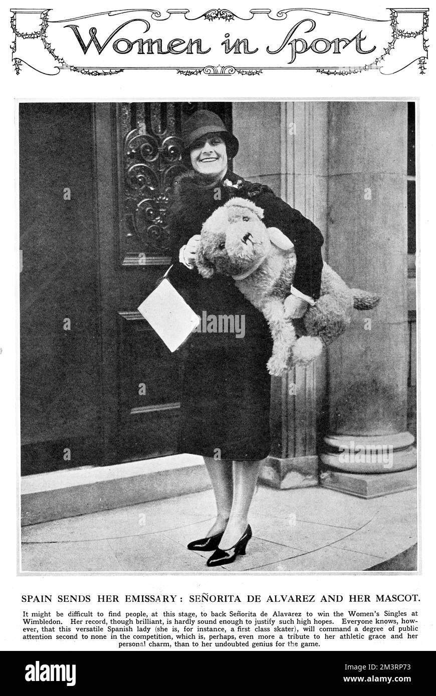 Spanish tennis player Elia &quot;Lil&#xd9b1;uot; lvarez (1905-1998), arriving in London for the Wimbledon championship with mascot in tow - a huge stuffed toy dog.     Date: 1927 Stock Photo