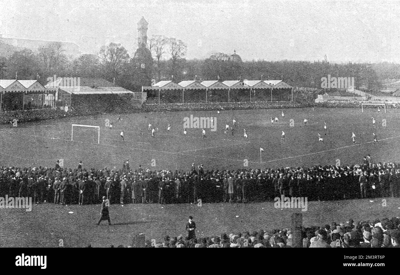 International football: England v. Scotland at the Crystal Palace, 1905     Date: 1905 Stock Photo