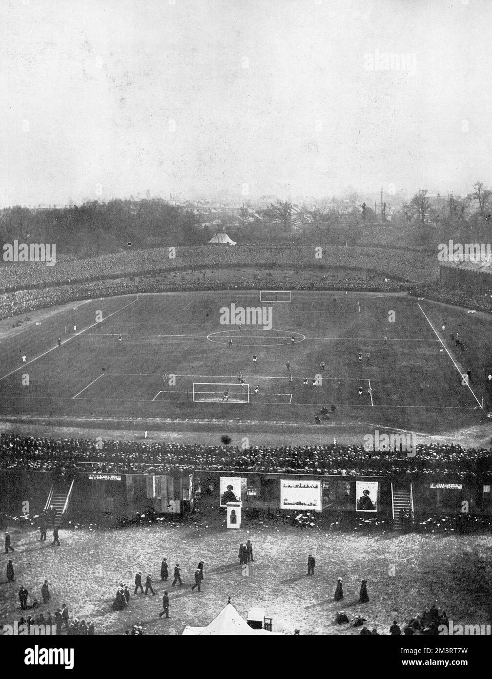 FA Cup final at the Crystal Palace between Newcastle United and Bradford City. It ended a goalless draw, and was replayed at Old Trafford which was won by Bradford City.     Date: 1911 Stock Photo