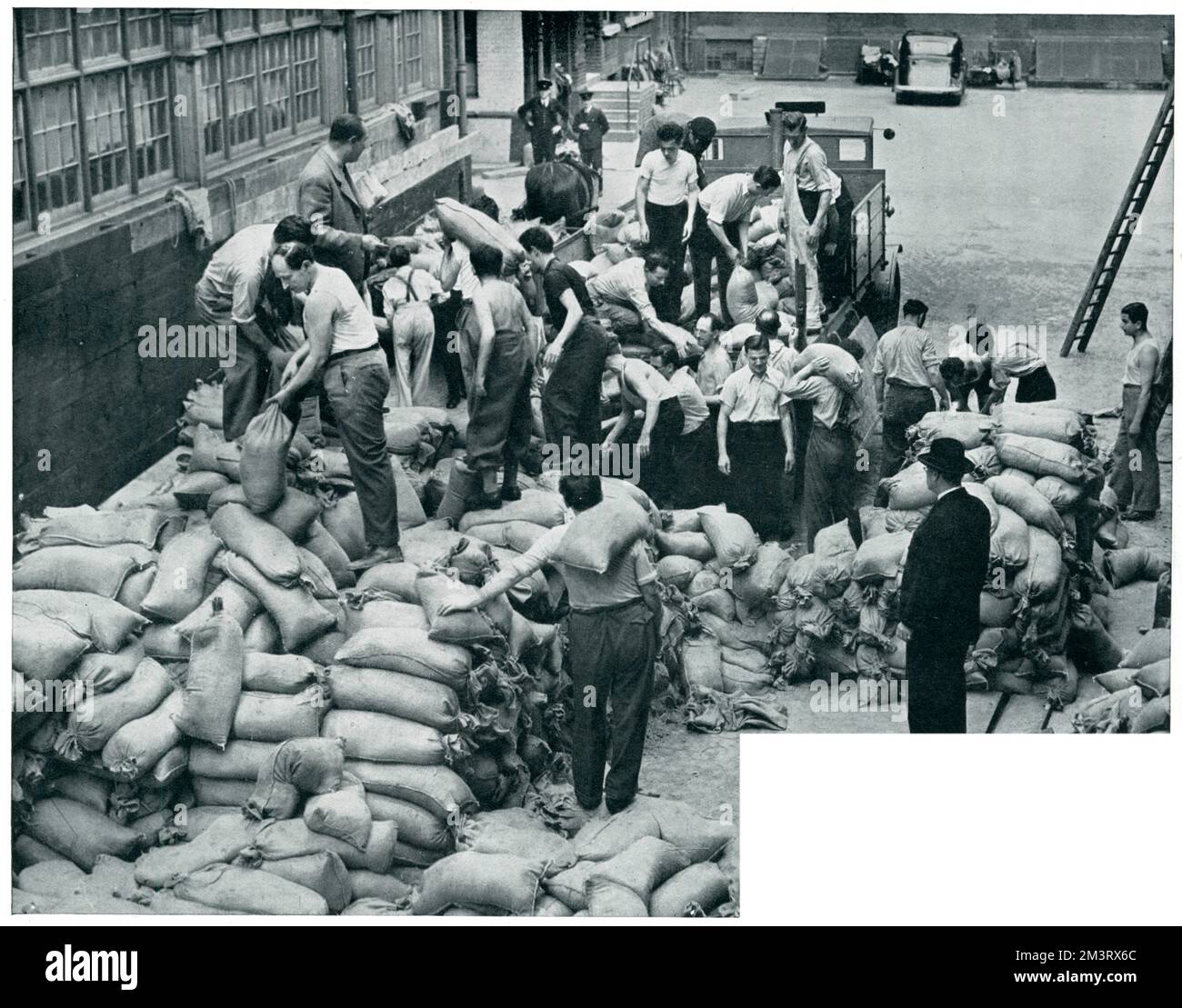 Sandbags second world war Cut Out Stock Images & Pictures Alamy