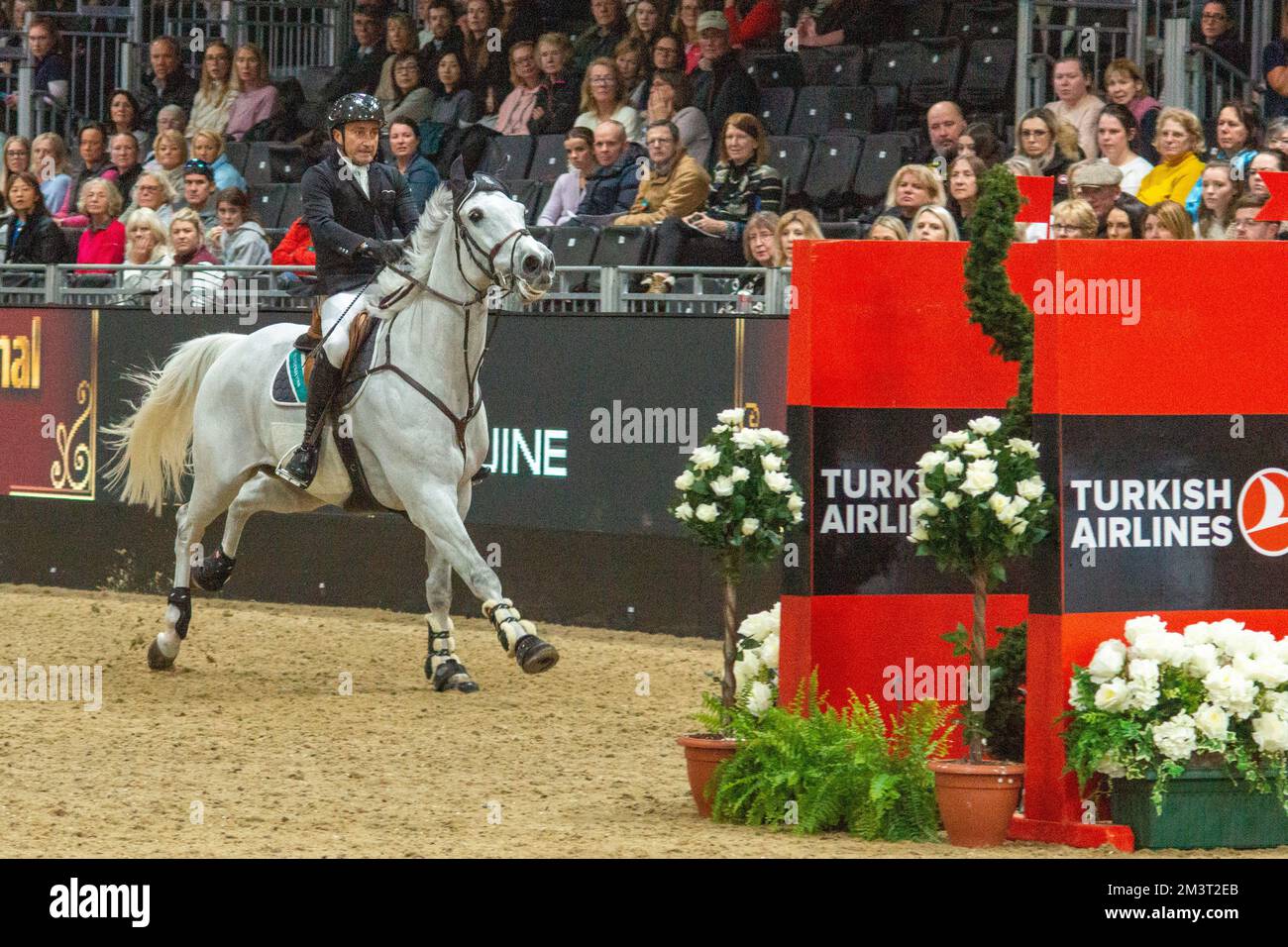 London, UK. 16th Dec, 2022. Horse unseats rider at London International