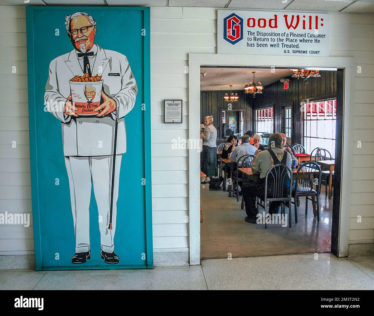Colonel sanders statue hires stock photography and images Alamy