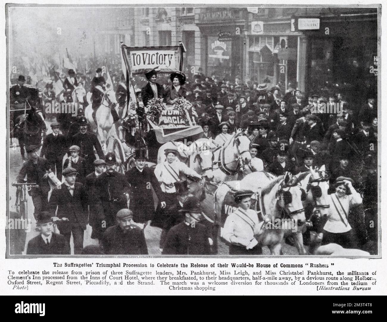 A procession through the streets of London for the release from Holloway prison of three Suffragette leaders Emmeline Pankhurst and her daughter Christabel Pankhurst and Mary Leigh.      Date: December 1908 Stock Photo