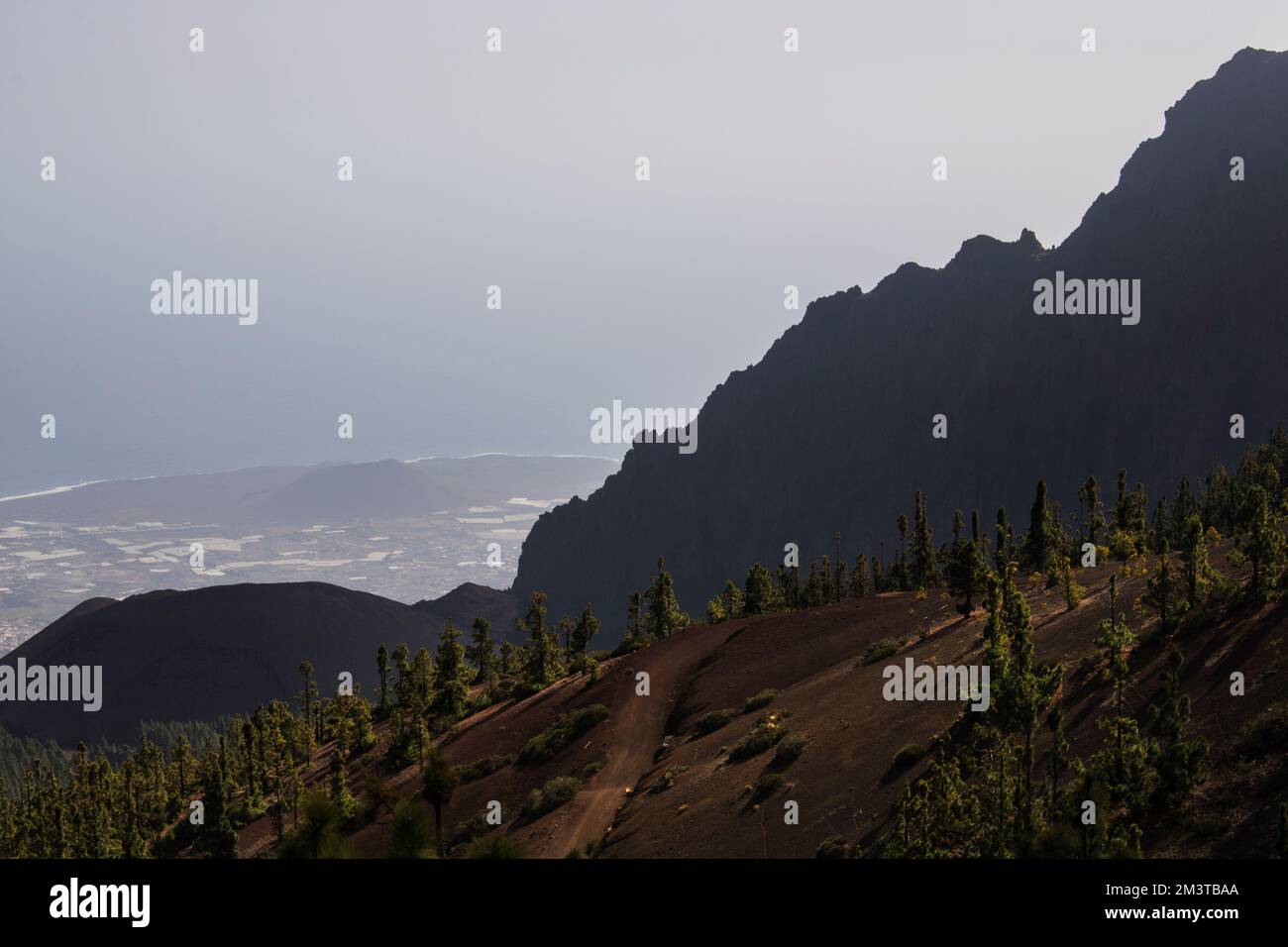 Silhouette shot steep mountains hi-res stock photography and images - Alamy