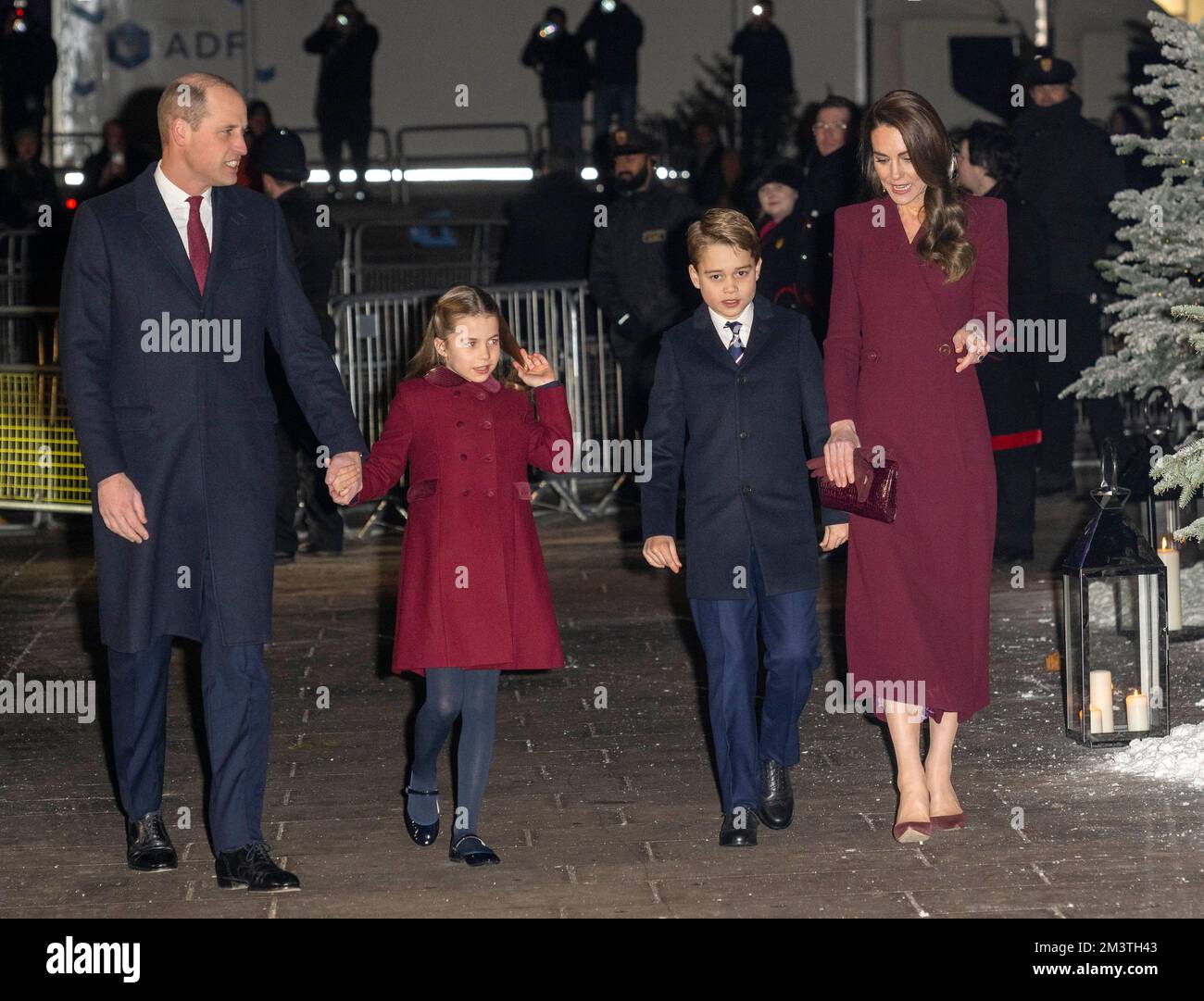 London, UK. 15 December, 2022.  Prince William, Prince of Wales, Princess Charlotte of Wales and Prince George of Wales and Catherine, Princess of Wal Stock Photo