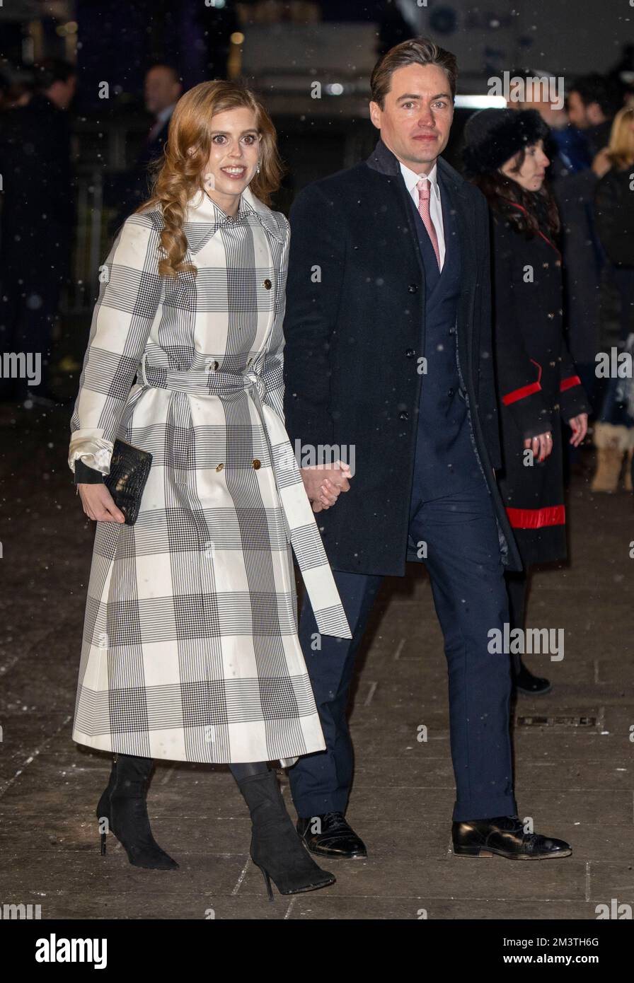 London, UK. 15 December, 2022.   Princess Beatrice and Edoardo Mapelli Mozzi attend the 'Together at Christmas' Carol Service at Westminster Abbey.  C Stock Photo