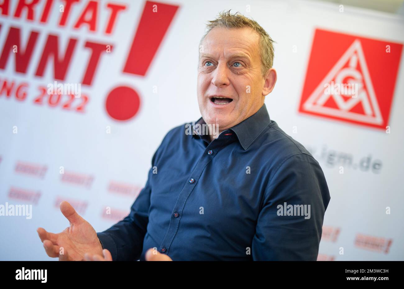 Stuttgart, Germany. 13th Dec, 2022. Roman Zitzelsberger, district leader of IG Metall Baden-Württemberg, in an interview with dpa. In the debate about longer working hours until retirement, Zitzelsberger, who is being considered as the successor to IG Metall national leader Hofmann, accused politicians of a lack of ideas. He said there were only appealing or alarmist statements. Credit: Christoph Schmidt/dpa/Alamy Live News Stock Photo