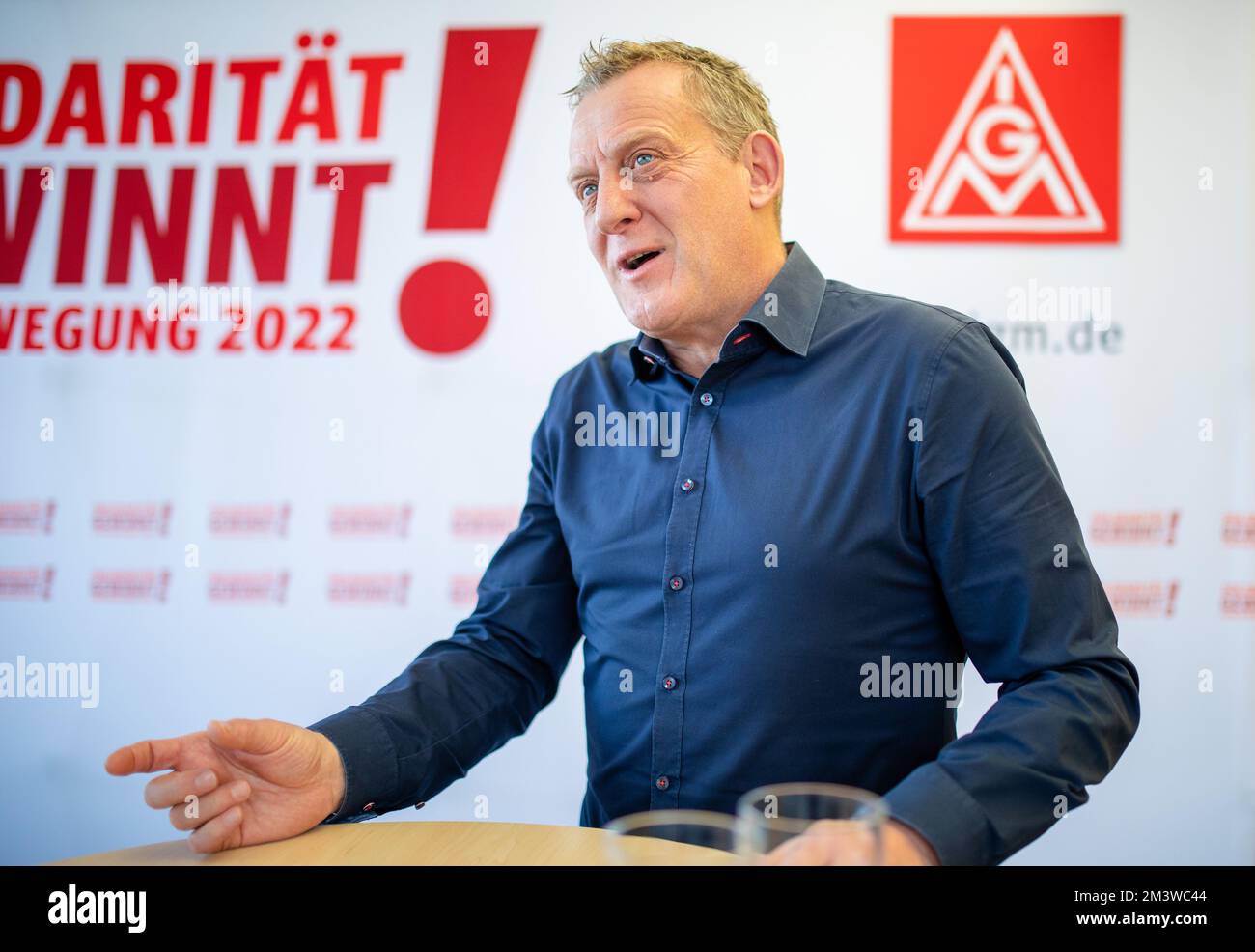 Stuttgart, Germany. 13th Dec, 2022. Roman Zitzelsberger, district leader of IG Metall Baden-Württemberg, in an interview with dpa. In the debate about longer working hours until retirement, Zitzelsberger, who is being considered as the successor to IG Metall national leader Hofmann, accused politicians of a lack of ideas. He said there were only appealing or alarmist statements. Credit: Christoph Schmidt/dpa/Alamy Live News Stock Photo
