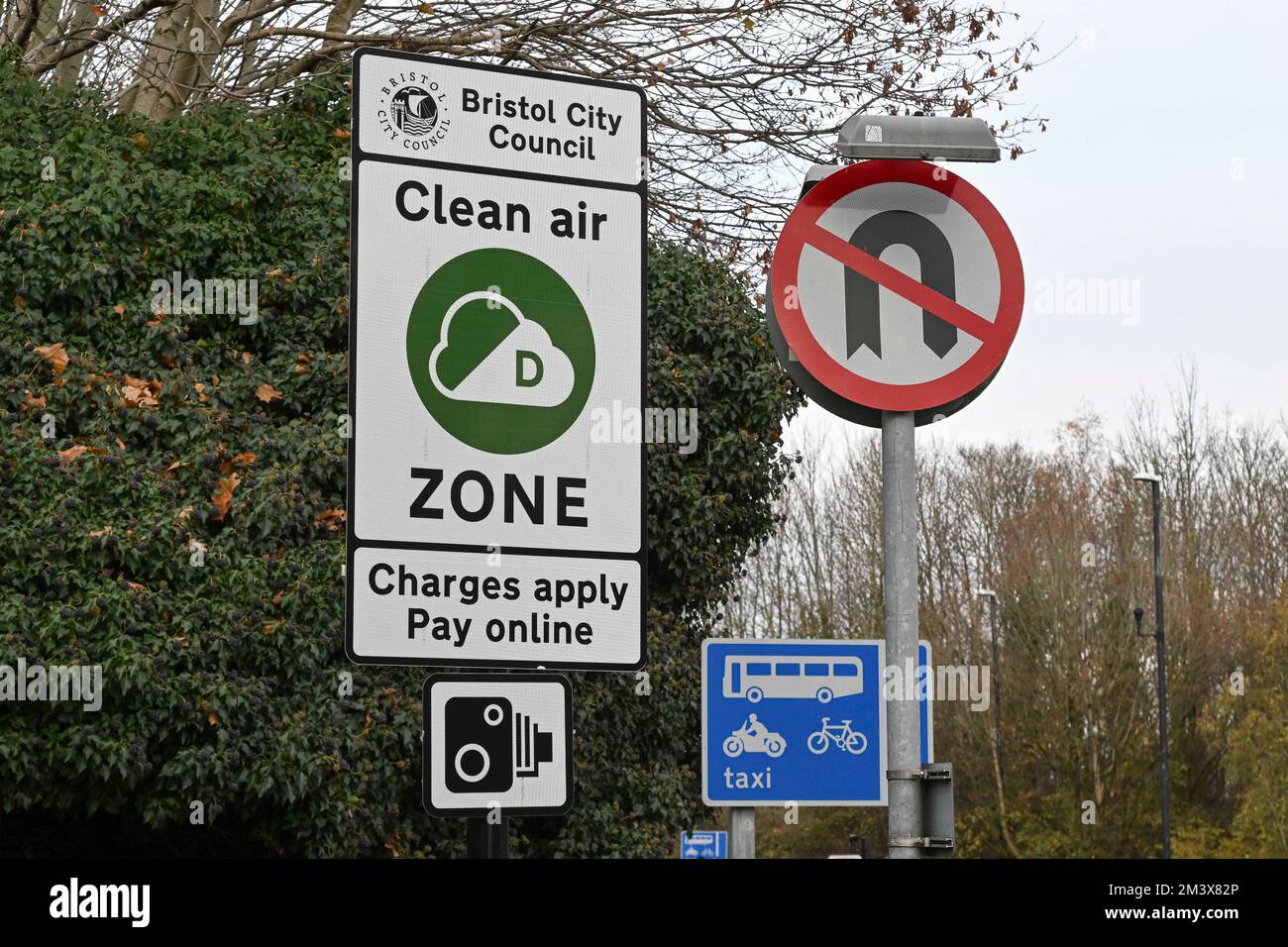 Bristol, Uk. 17th December 2022. Clean Air Zone Sign On Oxford Street 