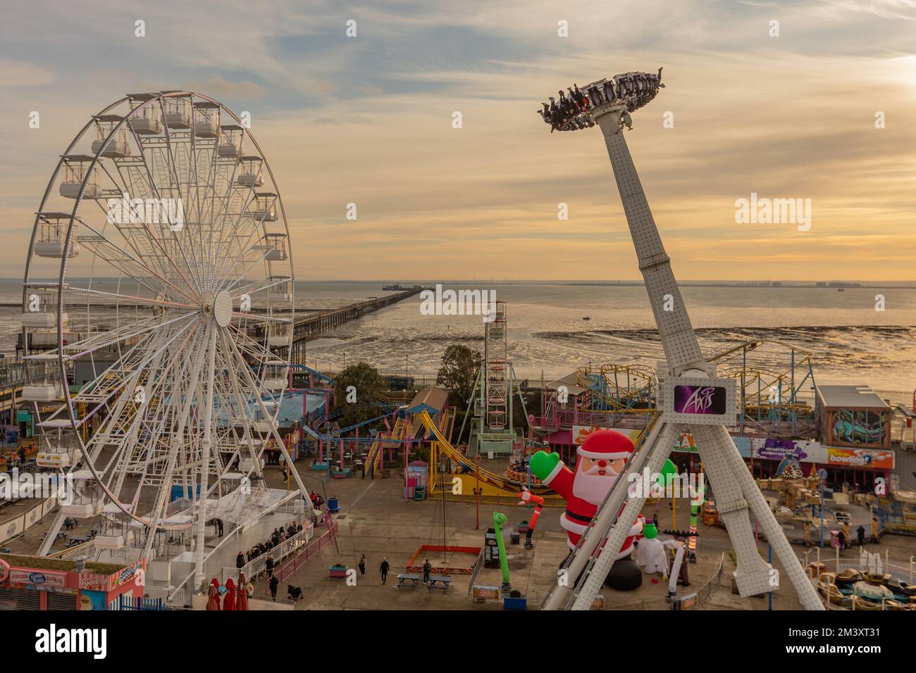 Southend on Sea, UK. 17th dec, 2022. A cold afternoon on the seafront with temperatures around 2C doesn’t keep the thrill seekers away from Adventure Island. Penelope Barritt/Alamy Live News Stock Photo