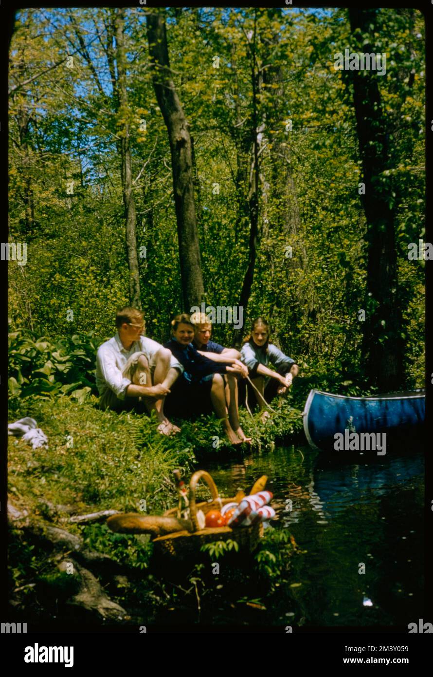 Picnic Long Island and Extras, Toni Frissell, Frissell Bacon, Frissell