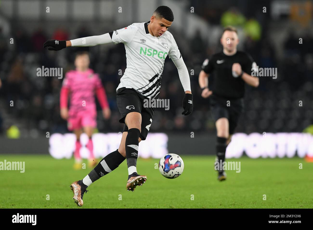 Derby, UK. 17th December 2022William Osula of Serby County in action during the Sky Bet League 1 match between Derby County and Forest Green Rovers at the Pride Park, Derby on Saturday 17th December 2022. (Credit: Jon Hobley | MI News) Credit: MI News & Sport /Alamy Live News Stock Photo