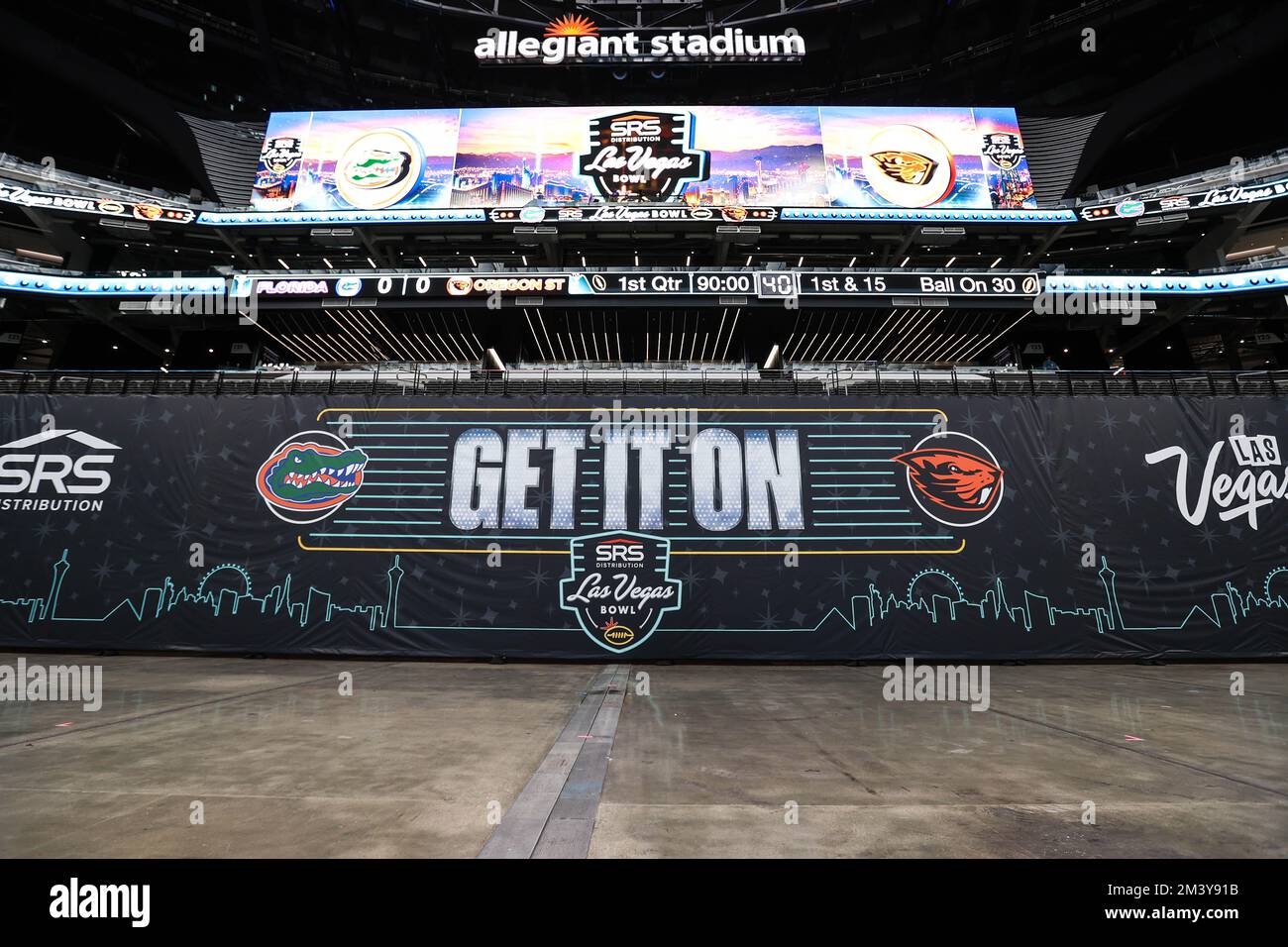 Las Vegas, NV, USA. 17th Dec, 2022. An interior view of a scoreboard prior to the start of the SRS Distribution Las Vegas Bowl featuring the Florida Gators and the Oregon State Beavers at Allegiant Stadium in Las Vegas, NV. Christopher Trim/CSM/Alamy Live News Stock Photo