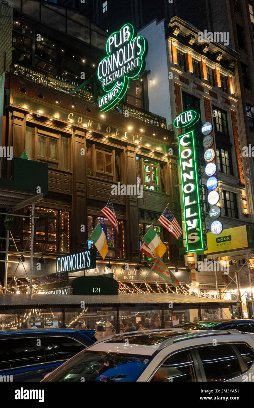 Facade and Signage ,Connolly's Pub, Bar and Grill, Times Square, NYC, USA, 2022, Holiday Season Stock Photo