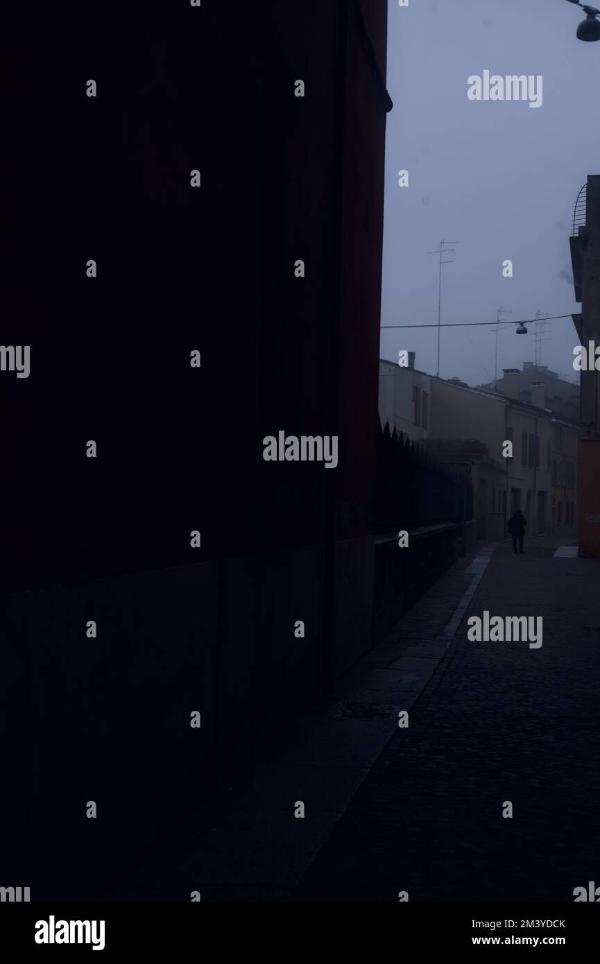 A city street scene on a foggy day hi-res stock photography and images ...