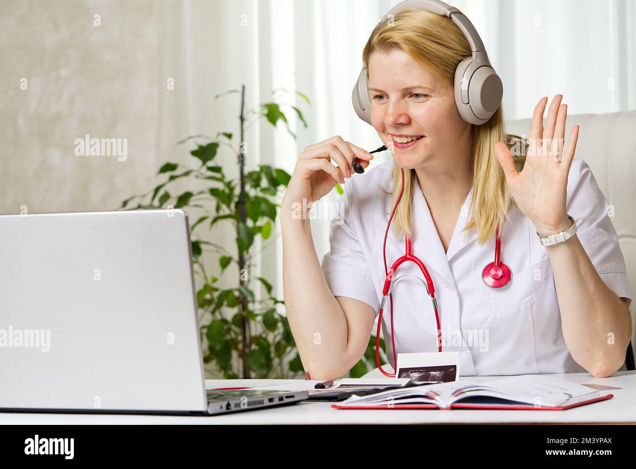 Videotelephony patient hi-res stock photography and images - Alamy